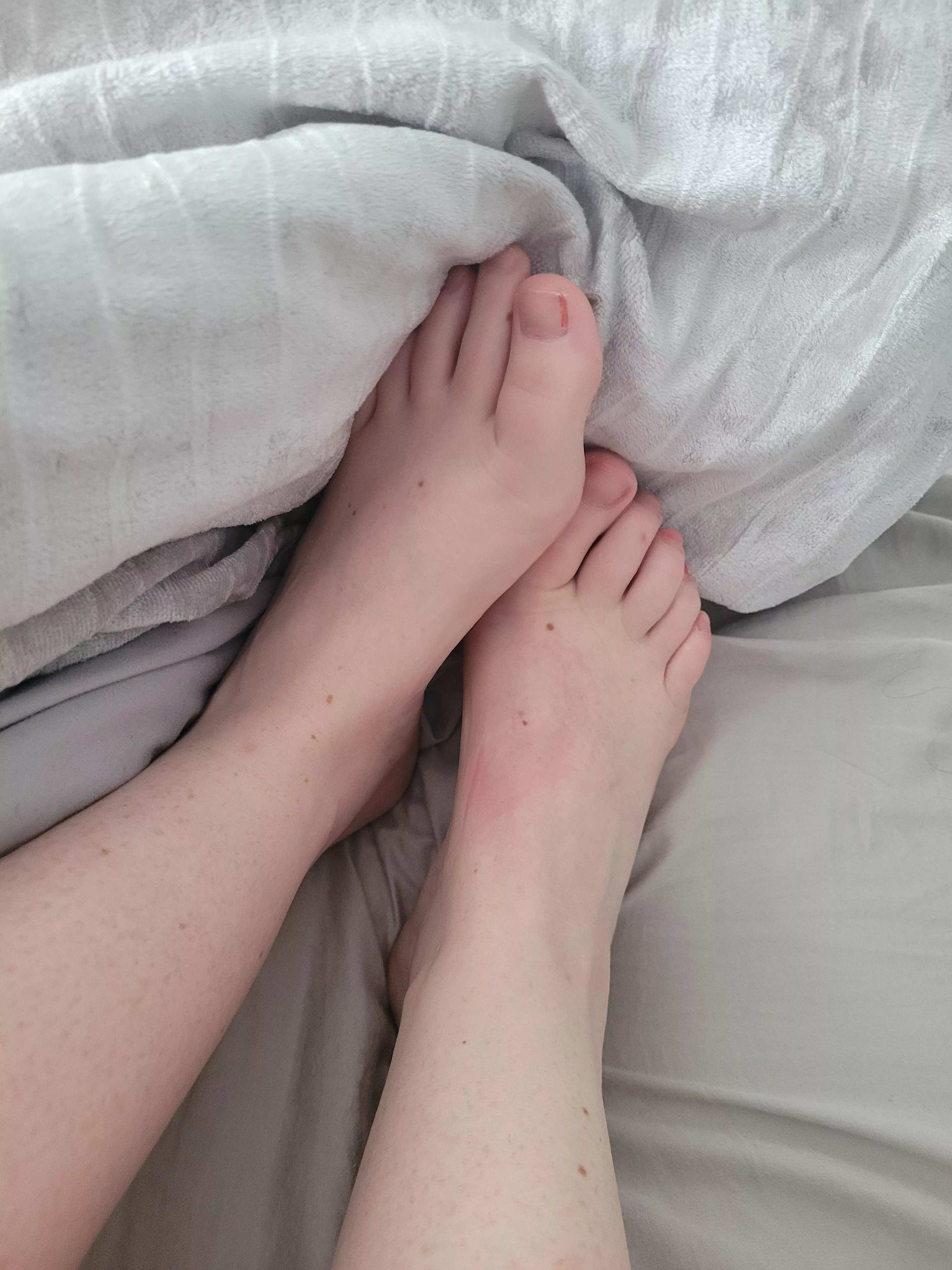 Do you like my tiny toes? x