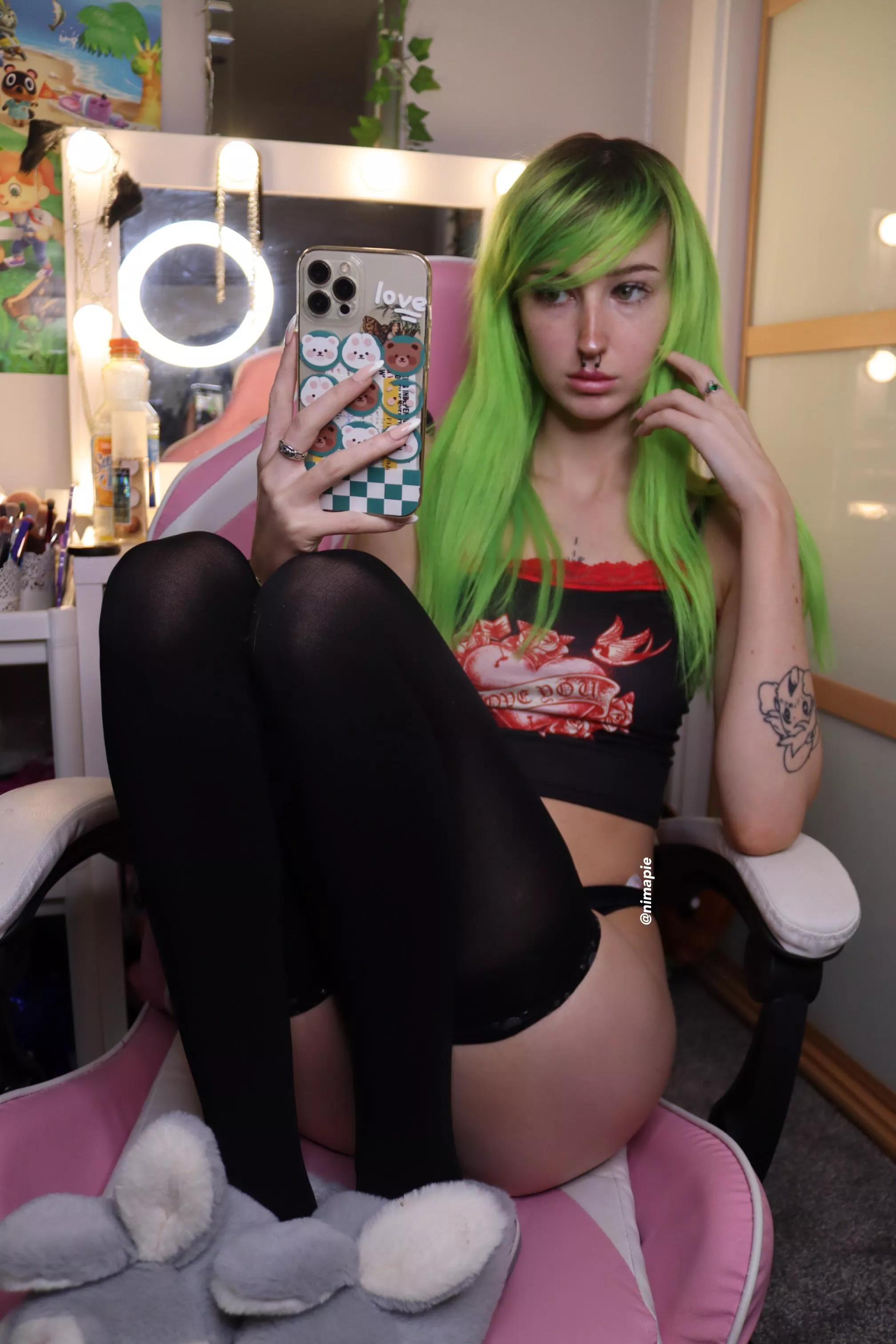 do you think i look cute here?💚do you like emo gorls? ^-^i just posted the full set!! and i’m still having my biggest sale ever but it won’t last long ~ so sub whole you can! link in comments :)