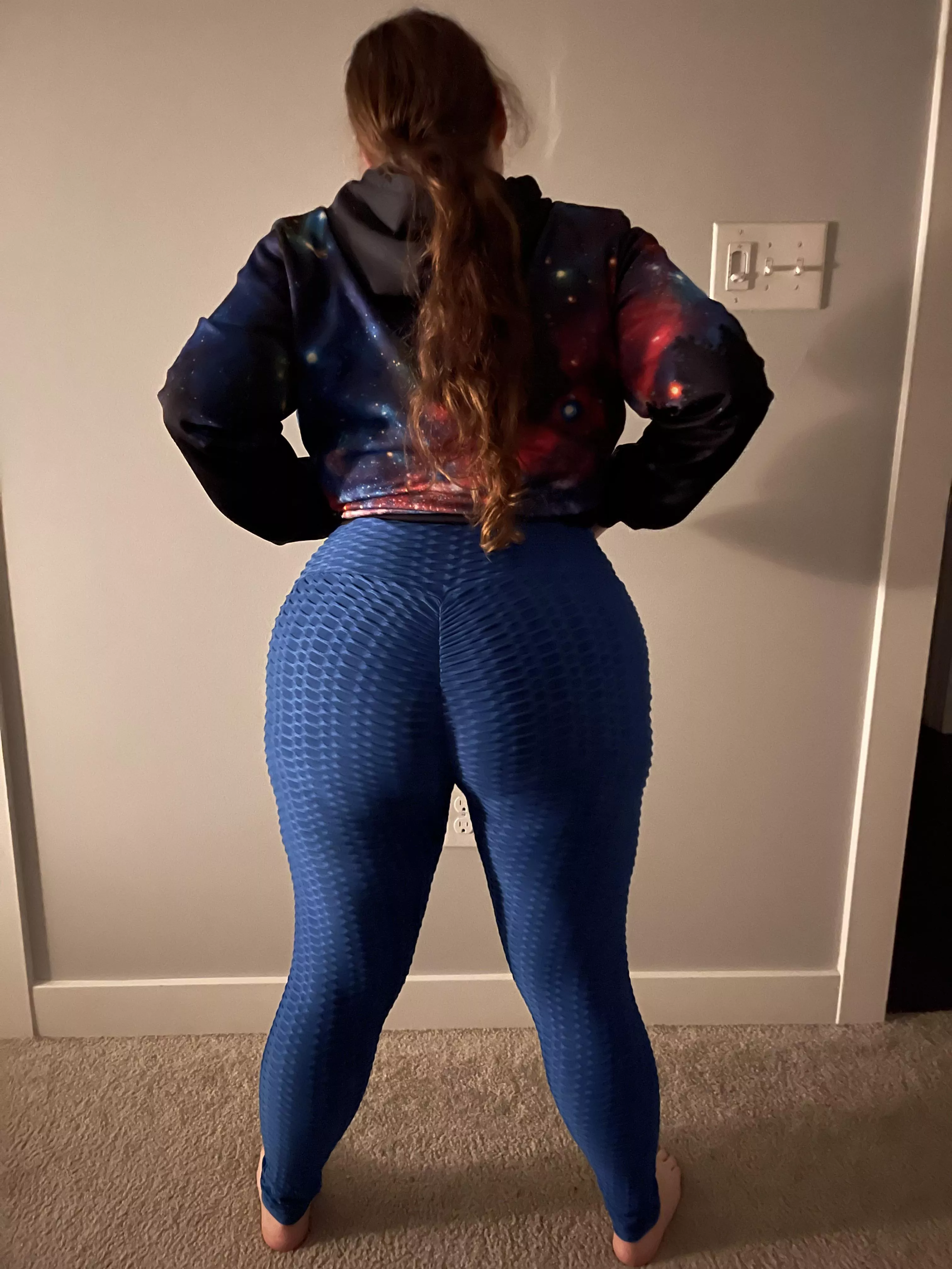 Do you think these pants make my ass look big? â€¦.goodðŸ˜‡