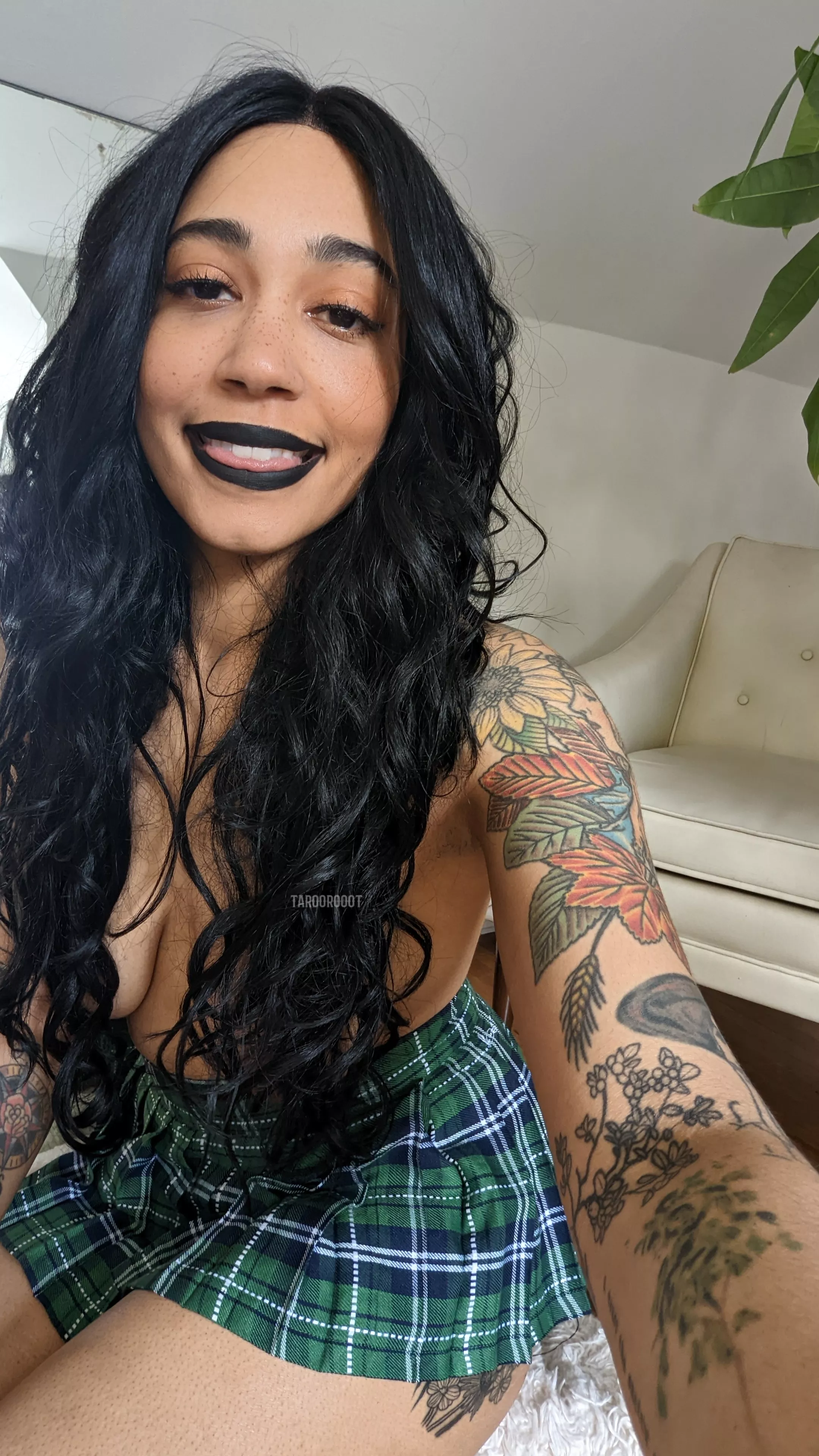 Does anyone like ebony goth girls here?