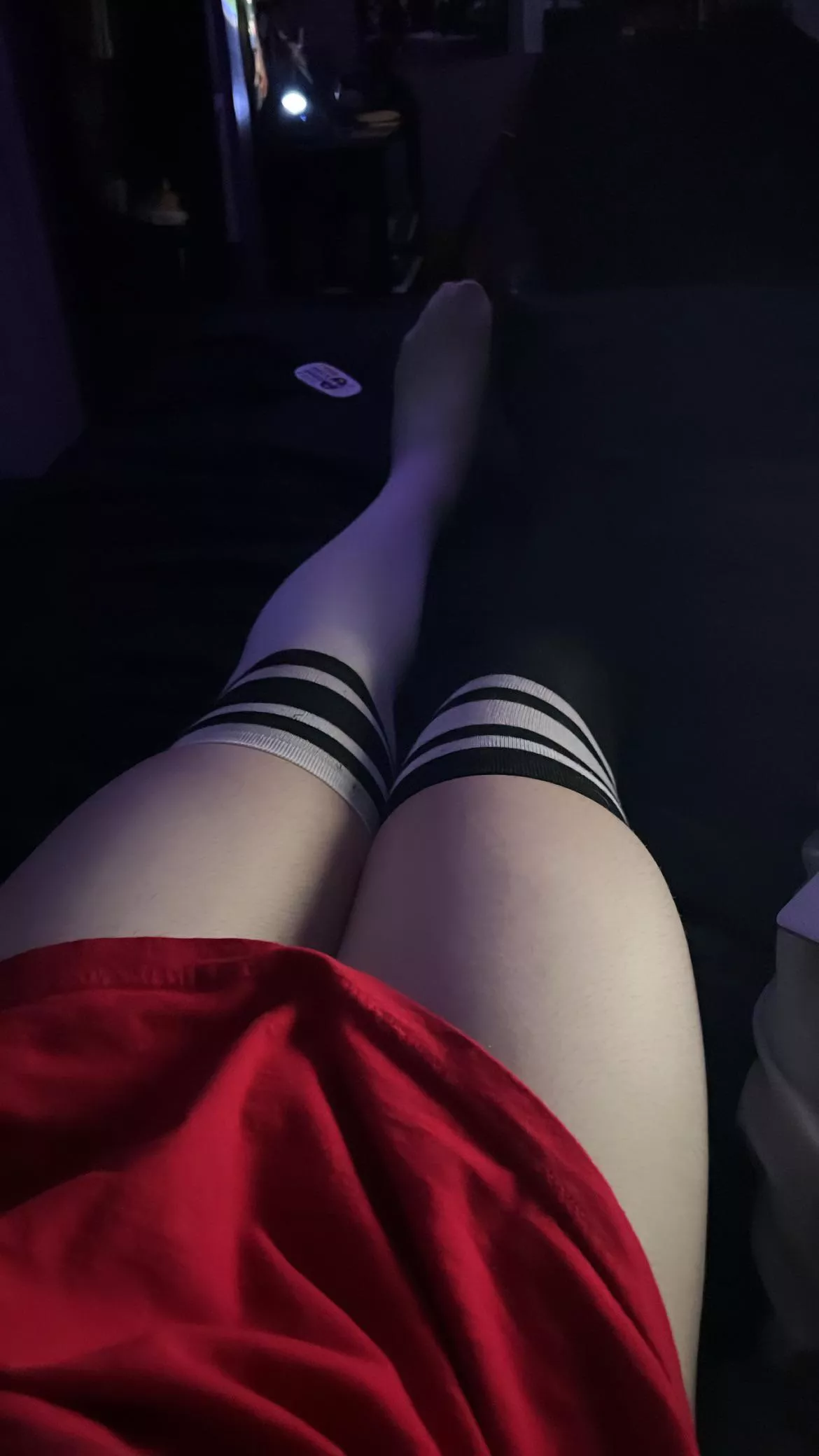 Does anyone like my smooth legs🥺🥺