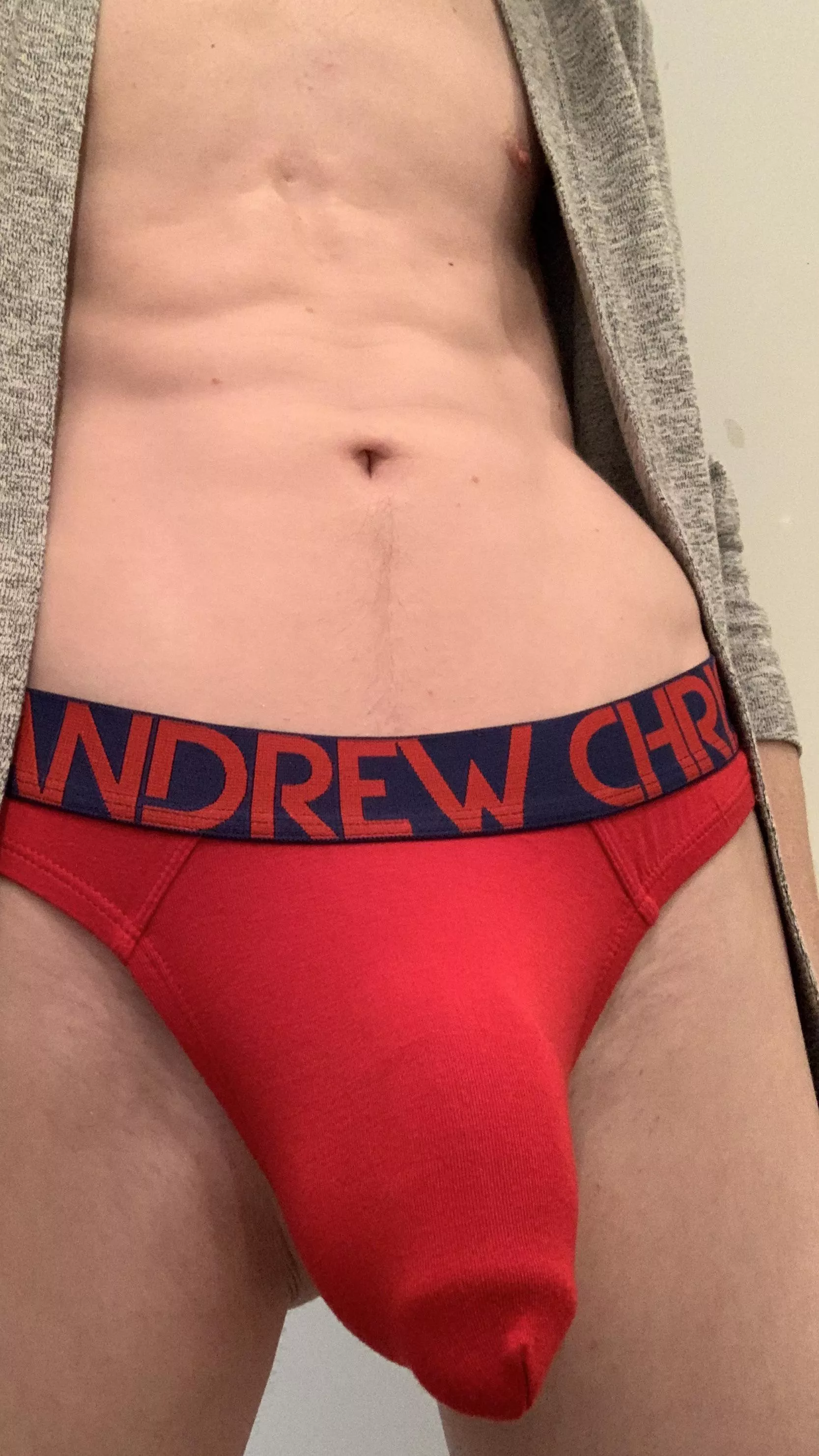 Does this thong make my dick look big?