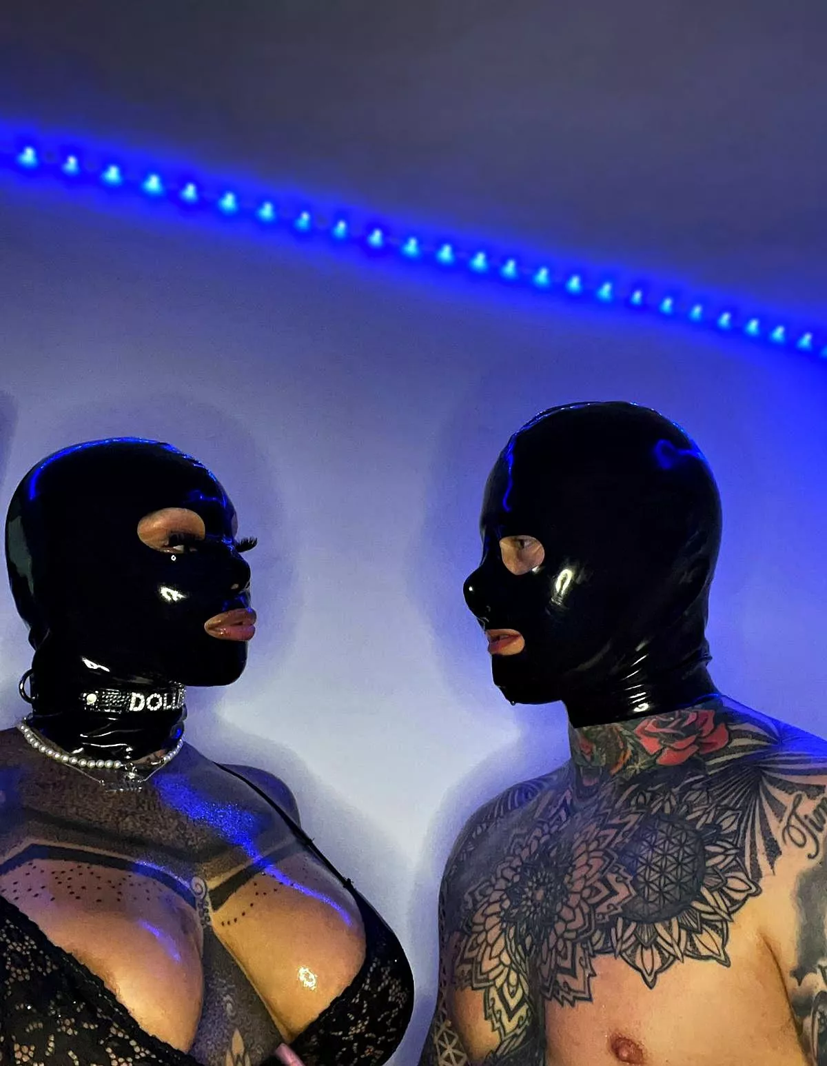 DOLLIE - TATTOOED LOVERS IN LATEX 💍