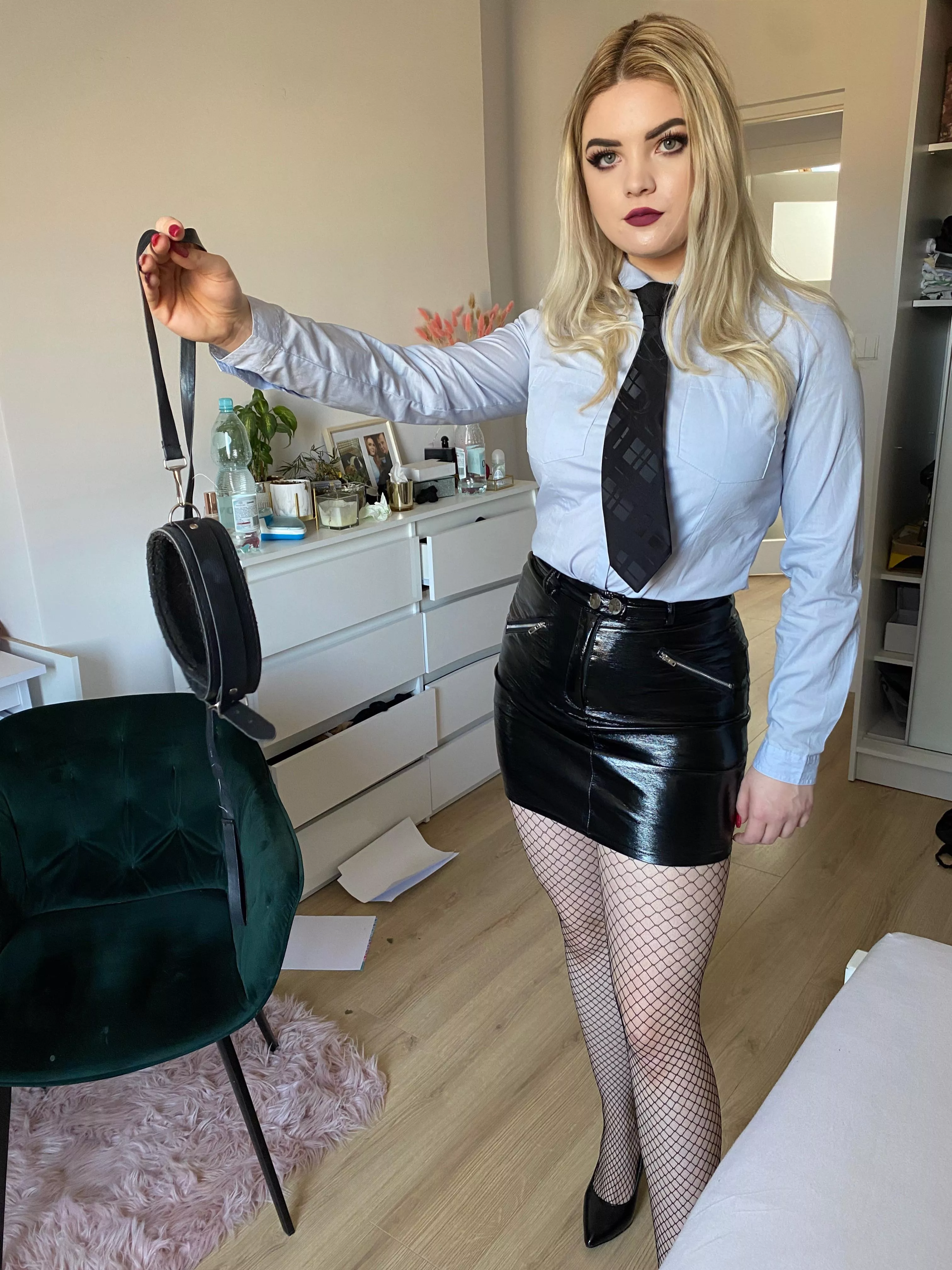 [domme] be ready to be my dog in sissy clothes 😈