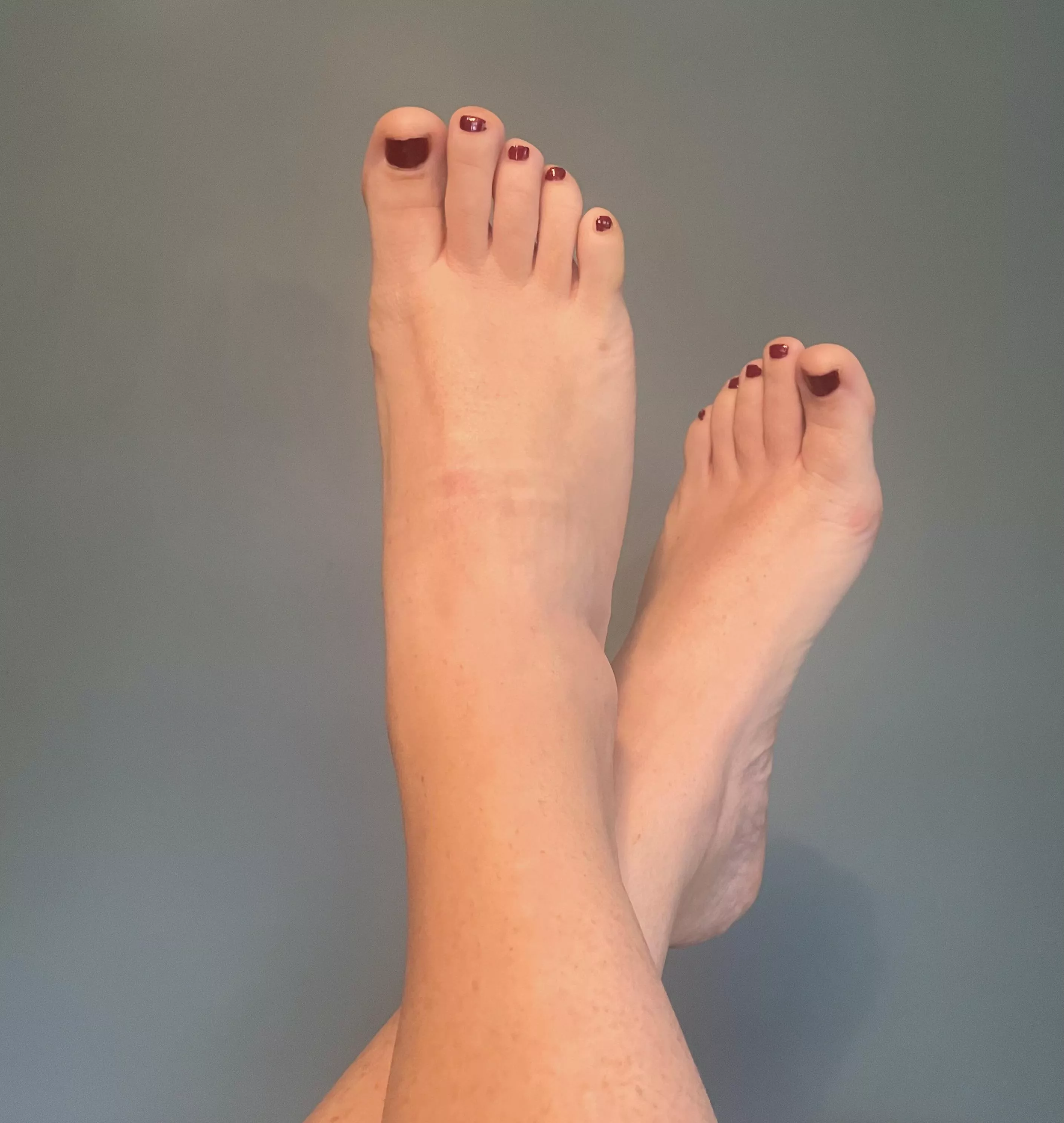 don’t you love these perfect feet?