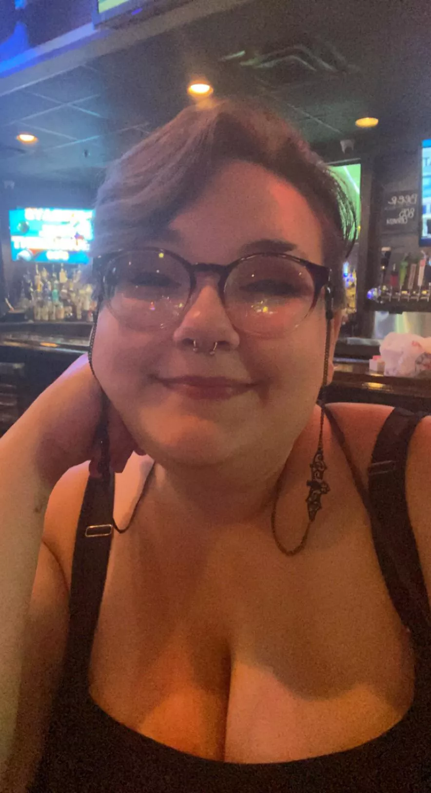 Drunk bar cleavage