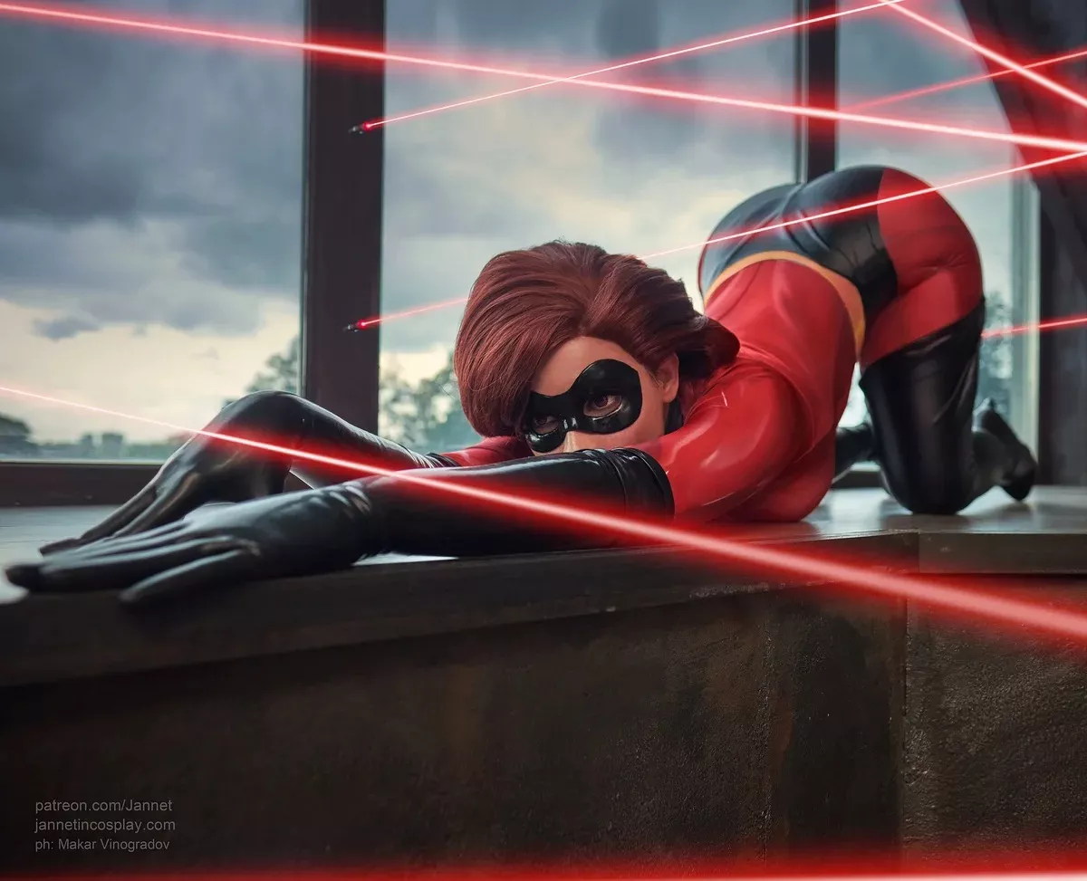 Elastigirl (The Incredibles), cosplay by JannetIncosplay.~