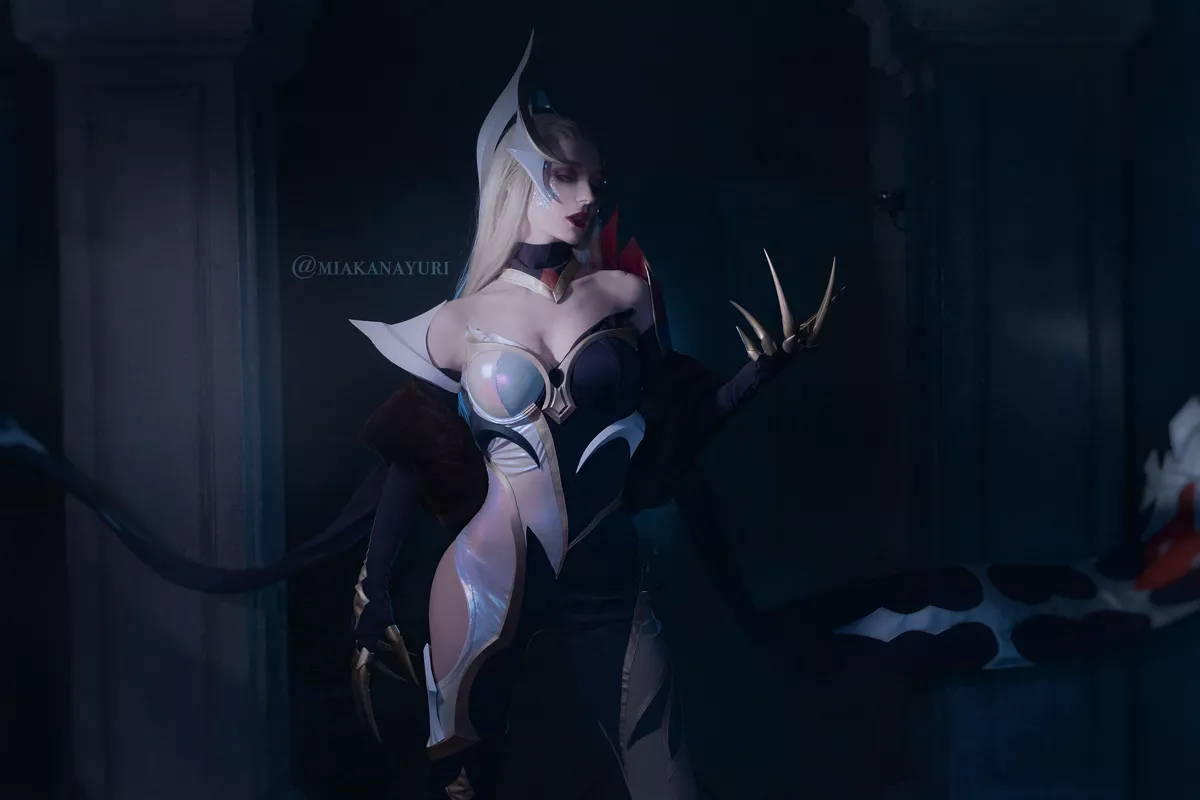 Evelynn Coven by Miakanayuri