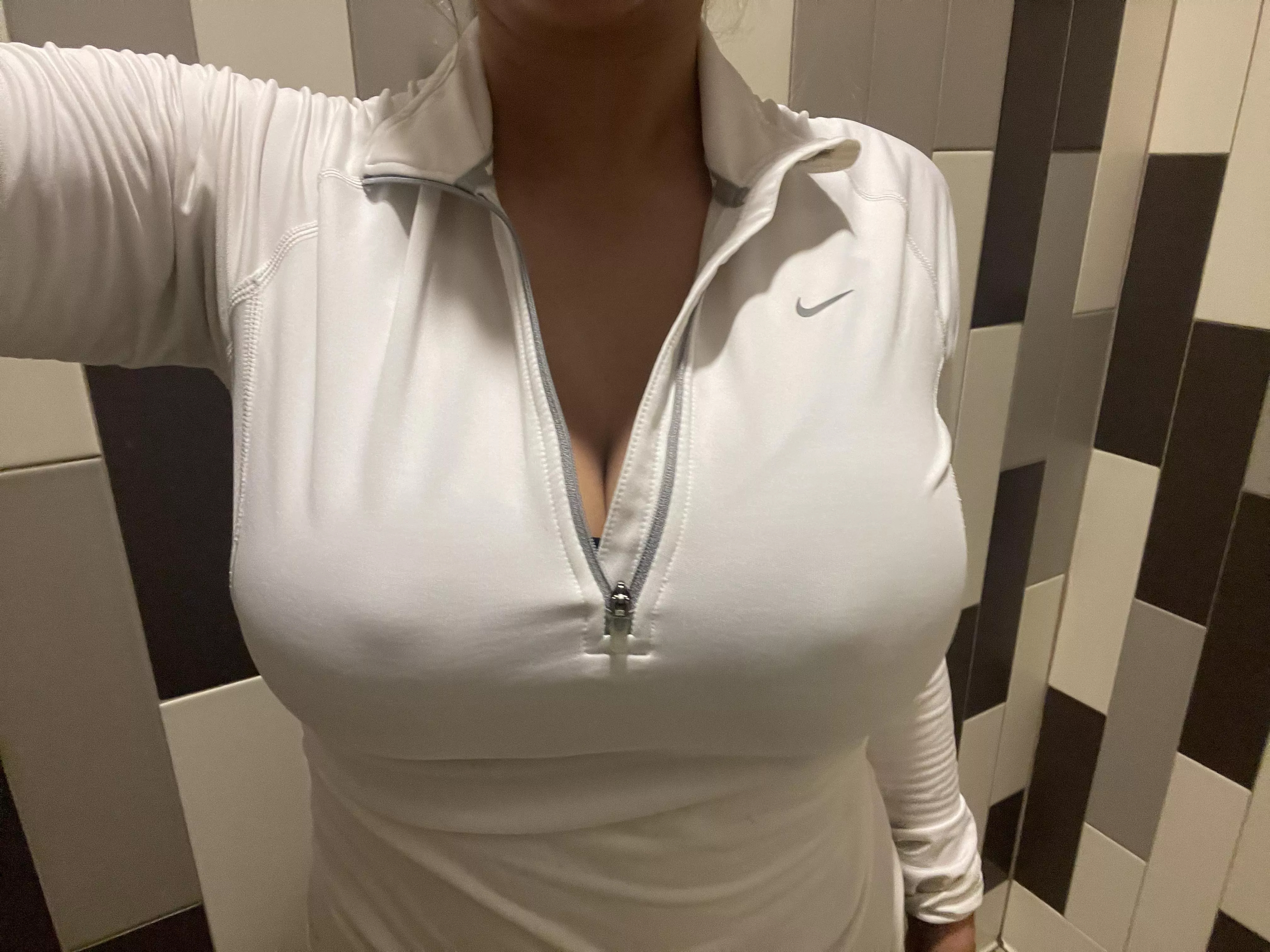 Even with my sports bra and a fleece… you can still see my hard nipples lol 😝