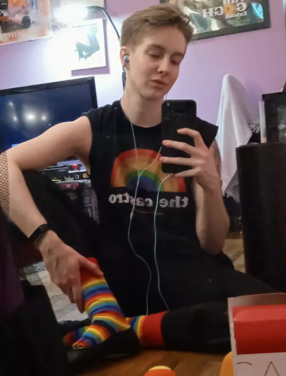 Every day is a good day for ballet, Happy Pride bros 🏳️‍🌈