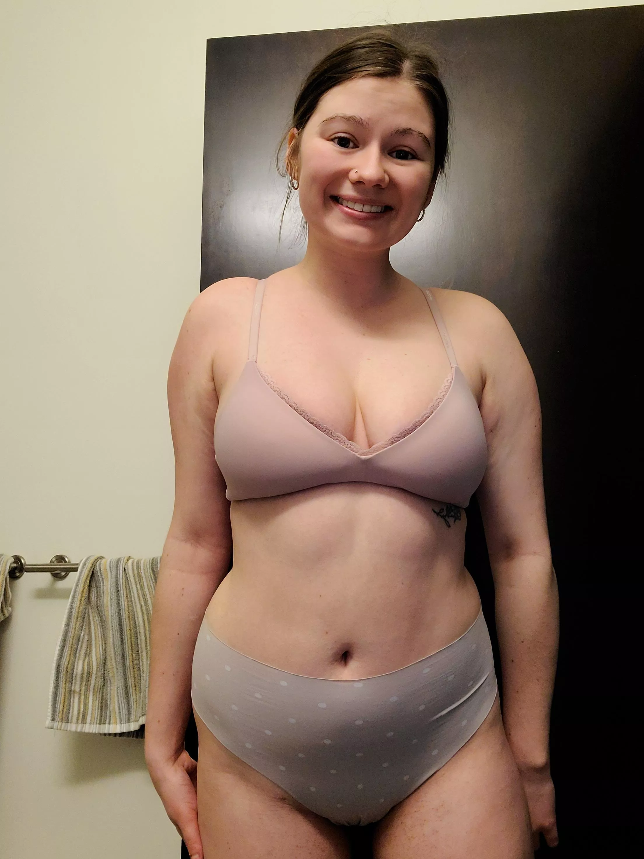 [F] 23 130lbs 165 cm 😊