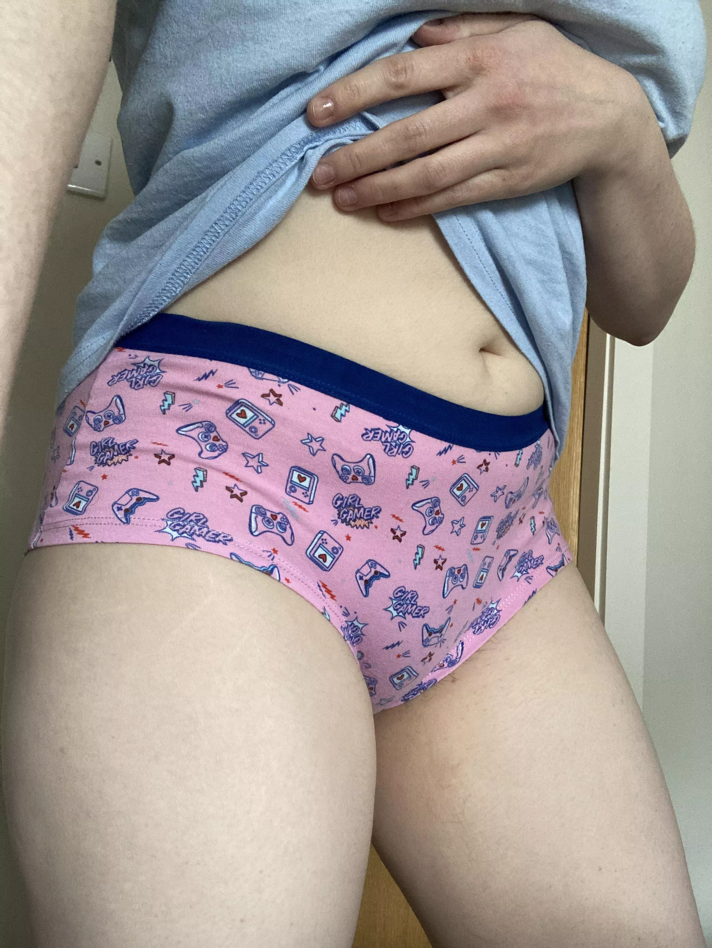 [F] feel super cute in my gamer panties