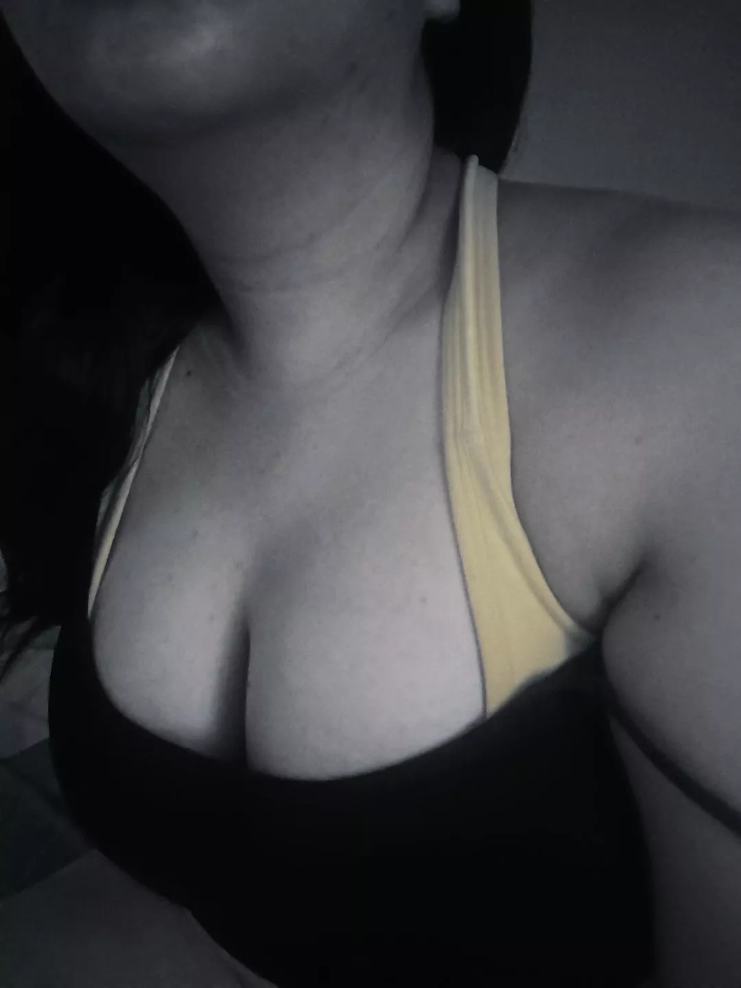 [F] Heard you liked my neck.