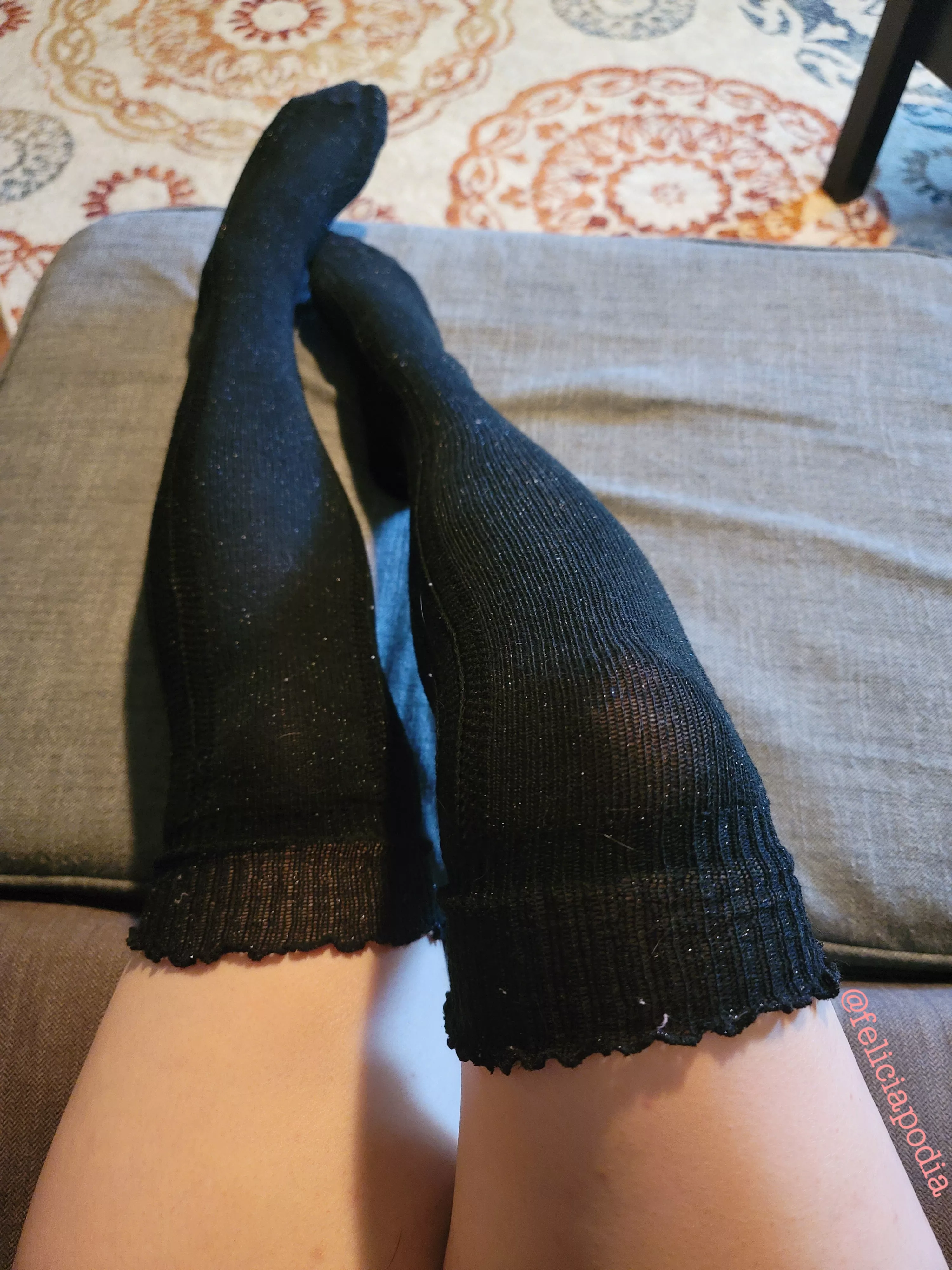 [F] I just love these glittery black socks! They make me feel so sexy ♥