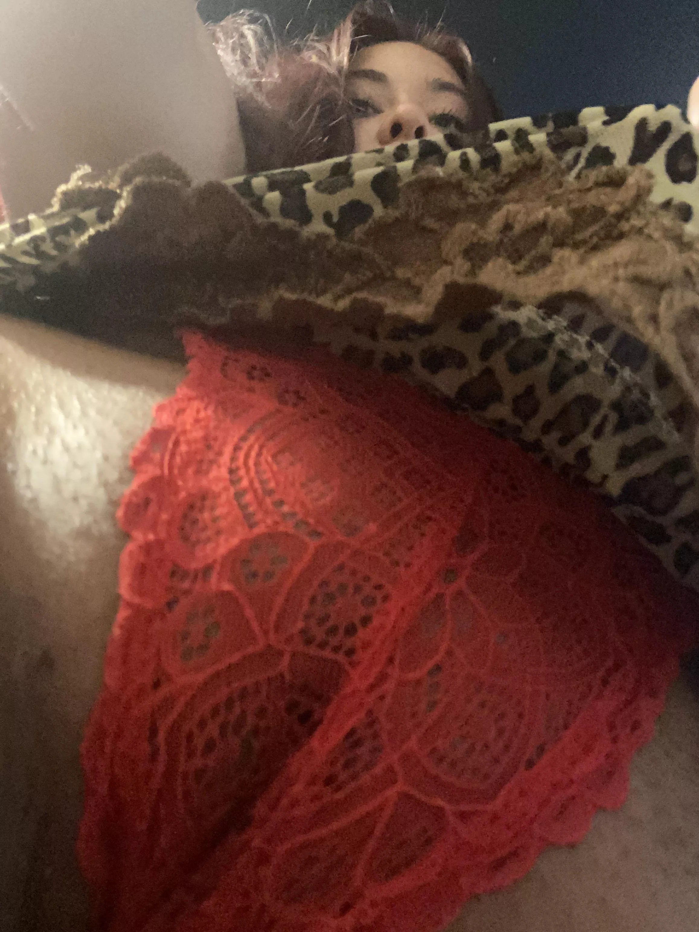 [F] that red thong in my pussyðŸ¥º