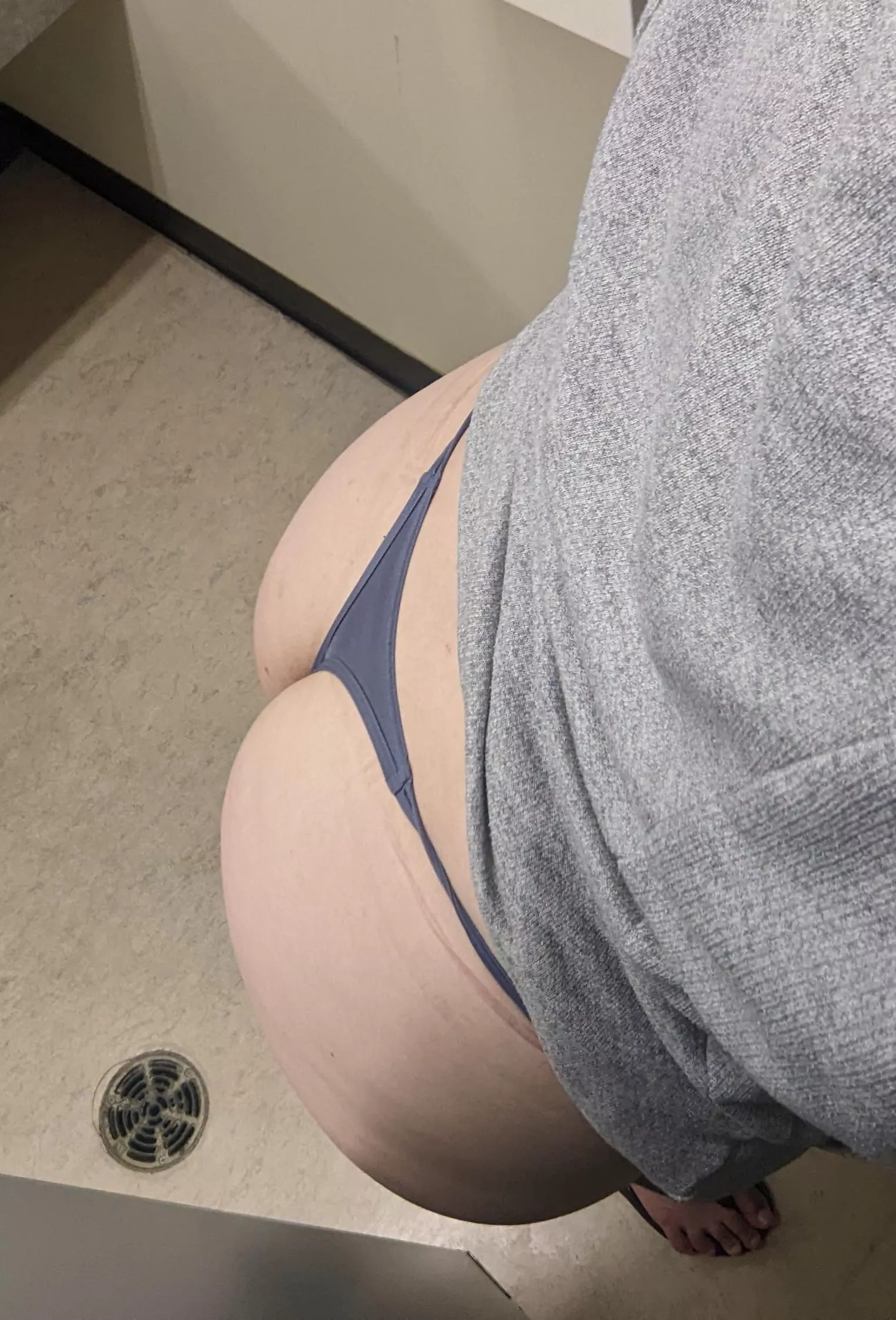 (F) The only thing missing was someone coming into the work bathroom to spank my juicy booty ;)