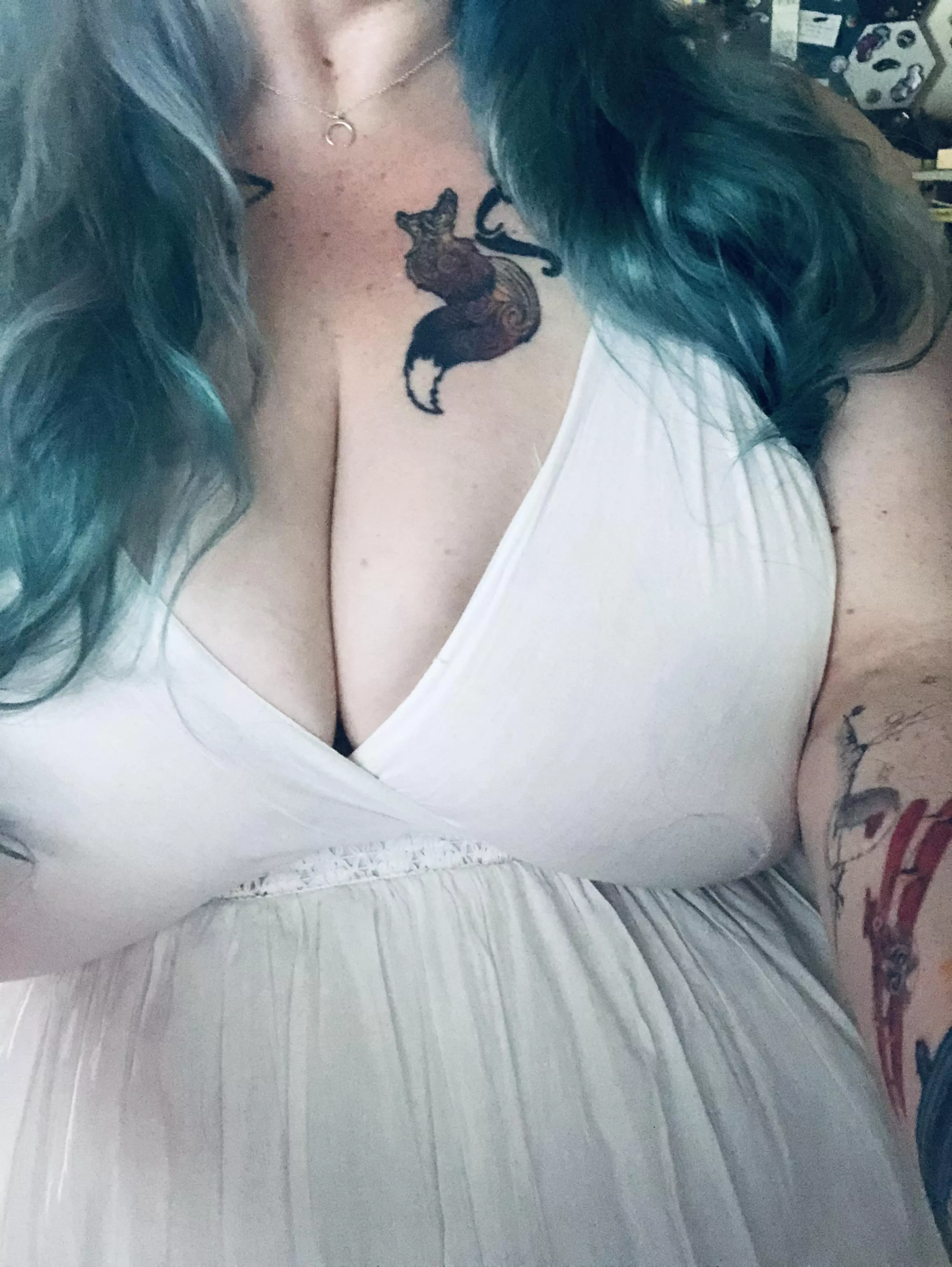 (F) - this summer requires more white sundresses!