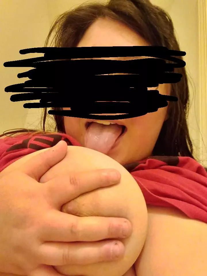 (F). Who will lick my titties with me? ðŸ˜›