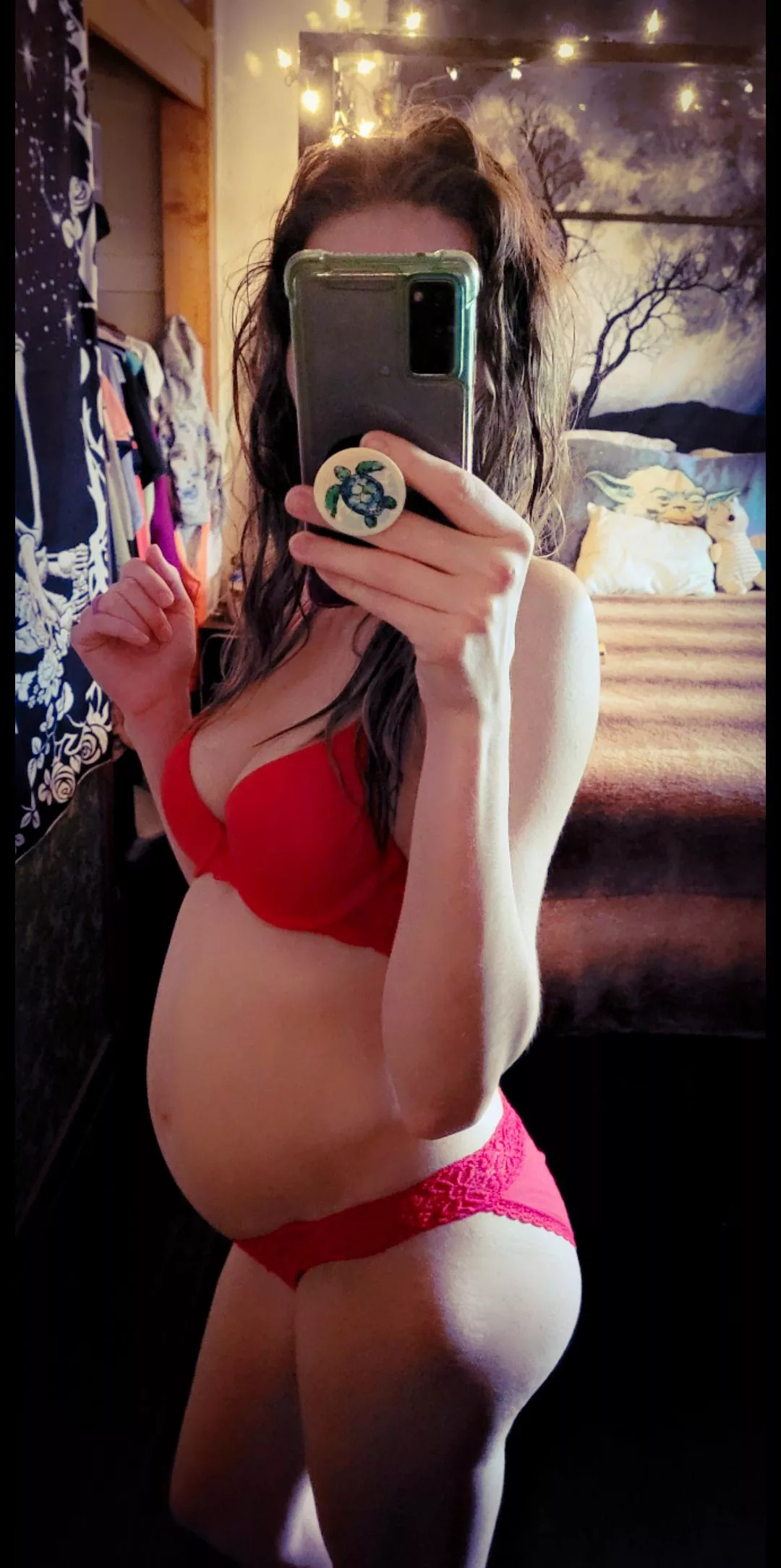 [F28] I love how big my breast get when I am pregnant. They're starting to swell. 😈😏