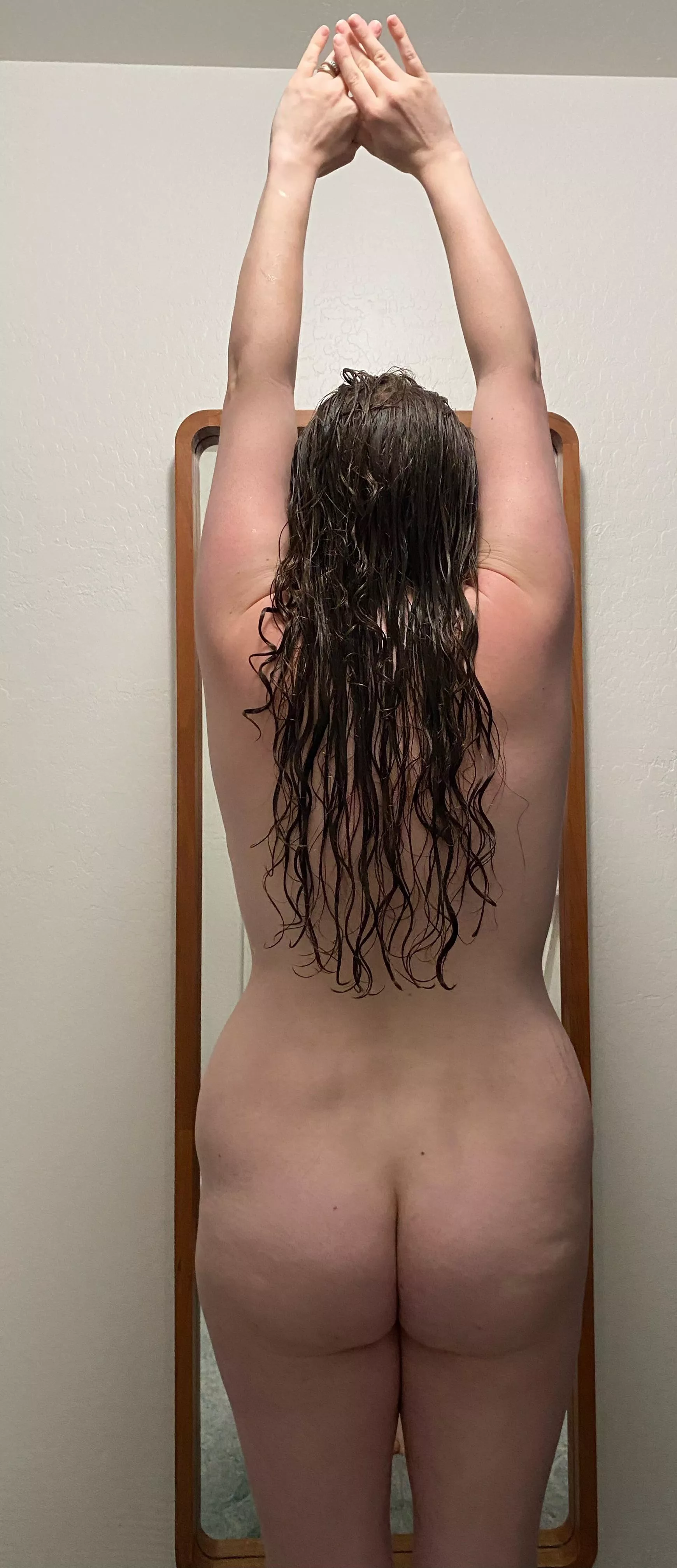 F29 169 5’5 hoping to grow my hair to my butt