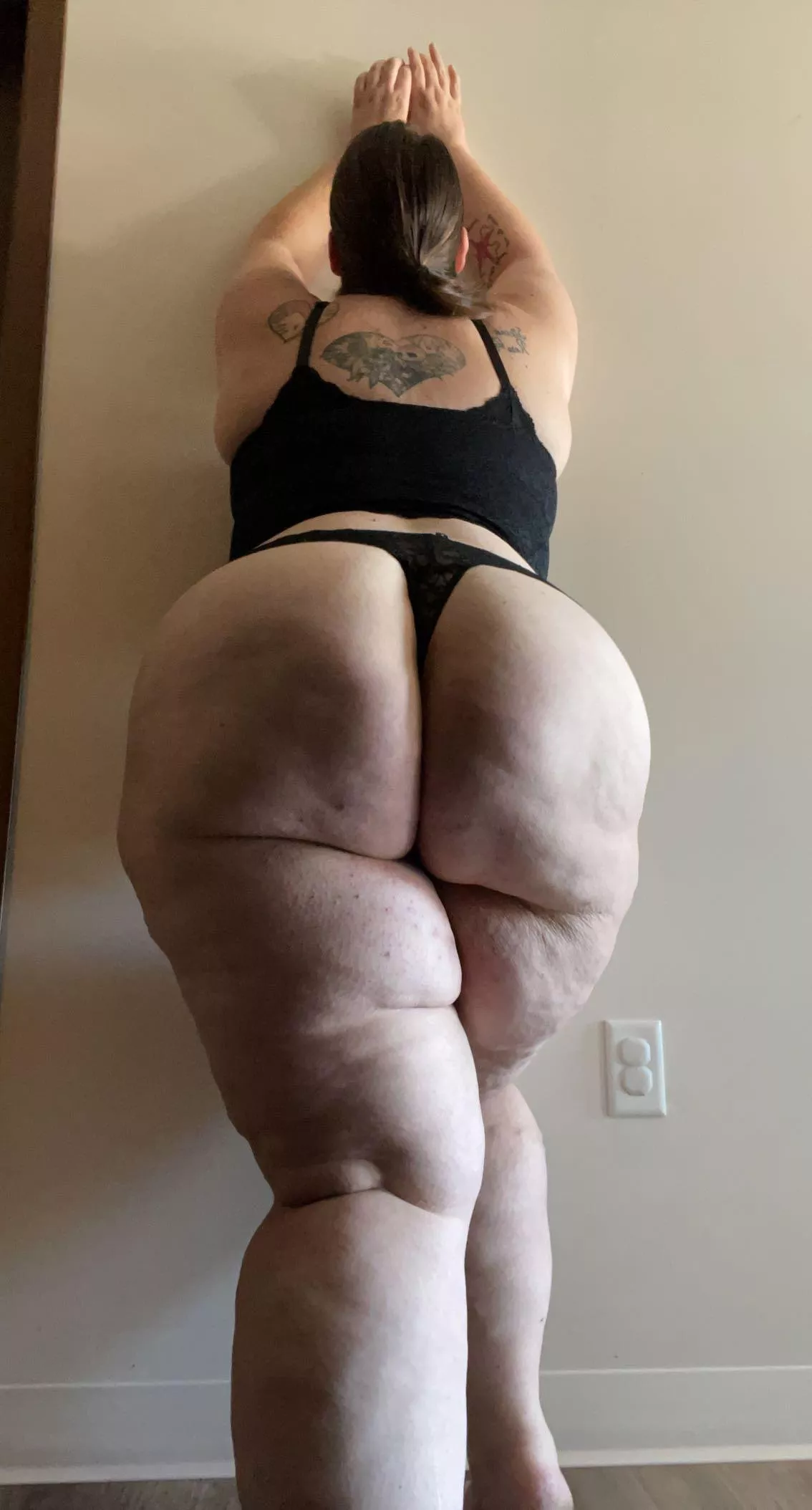 Fat ass and chunky thighs 💕