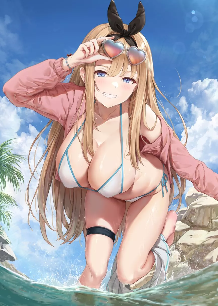 Fat swimsuit tiddies