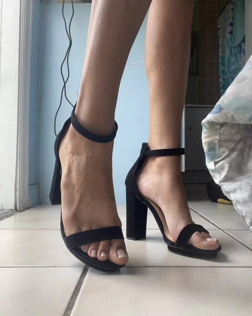 Feeling cute in these heels