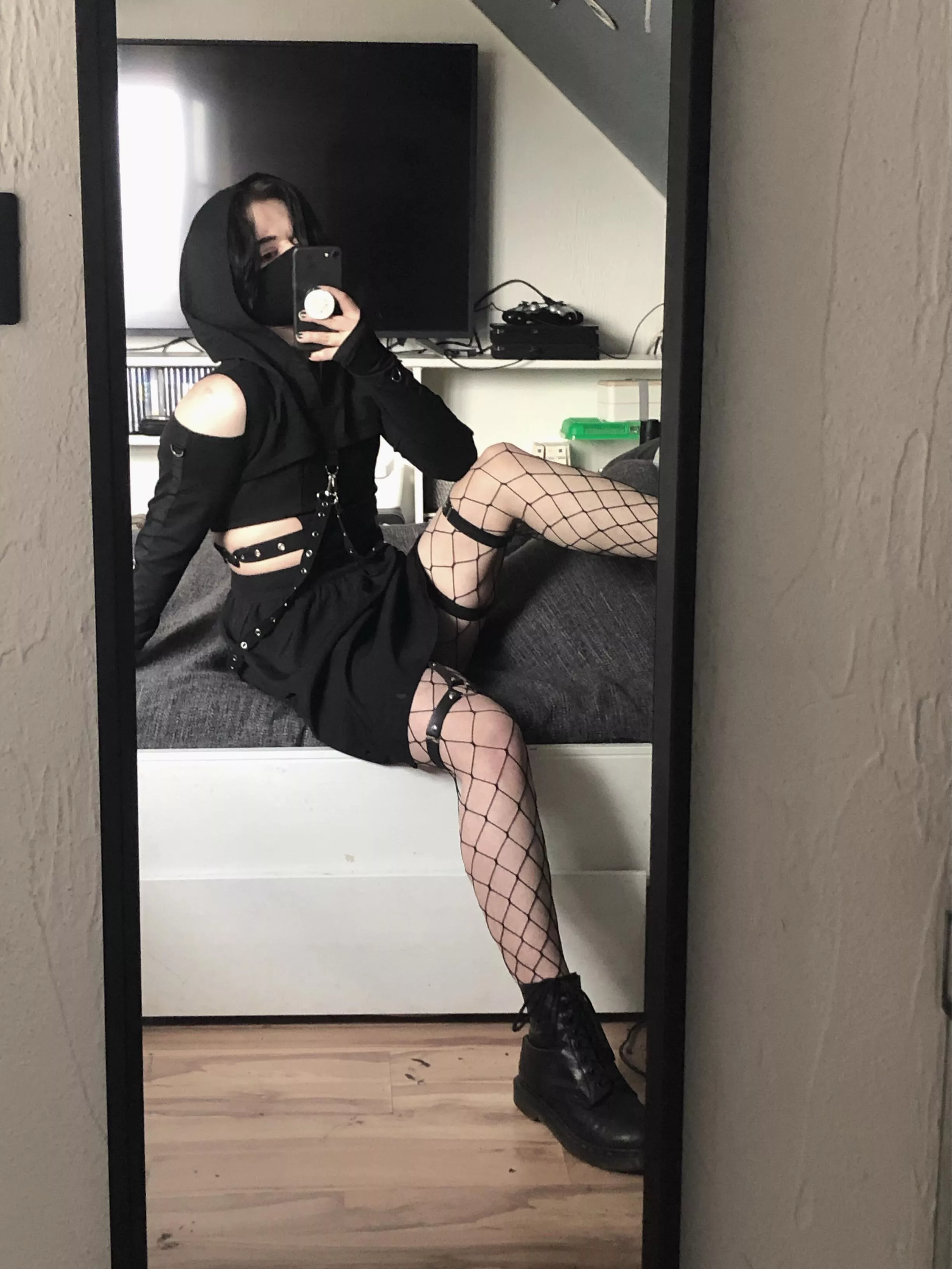 Feeling like a goth assassin in this new outfit. Hope your Monday is off to a great start ðŸ–¤