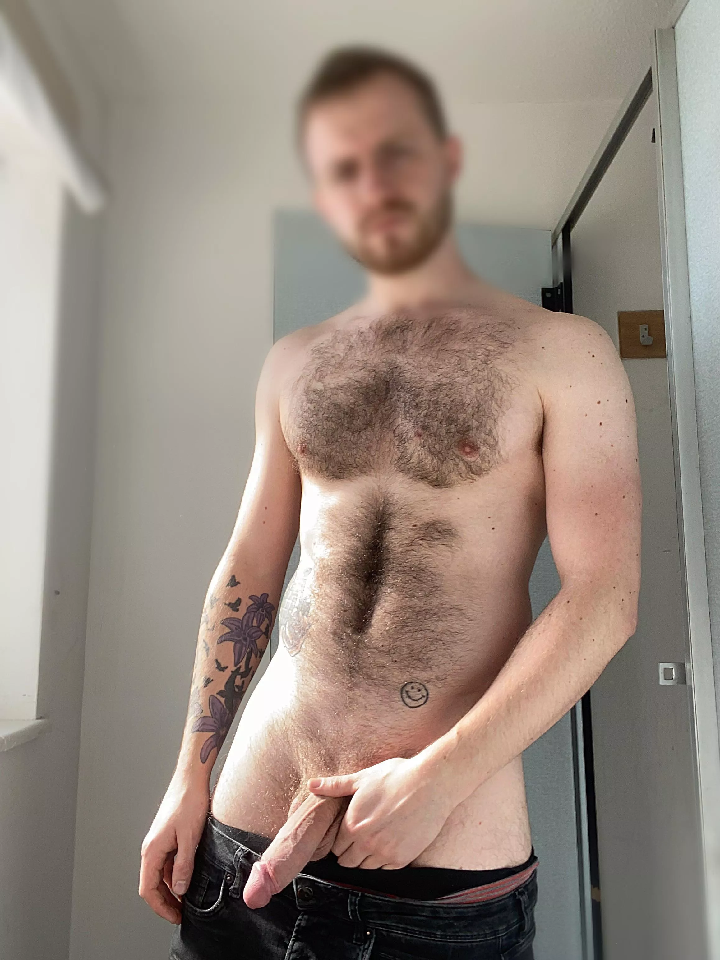 Feeling (M)ightyadventurous while I’m in the office alone…26