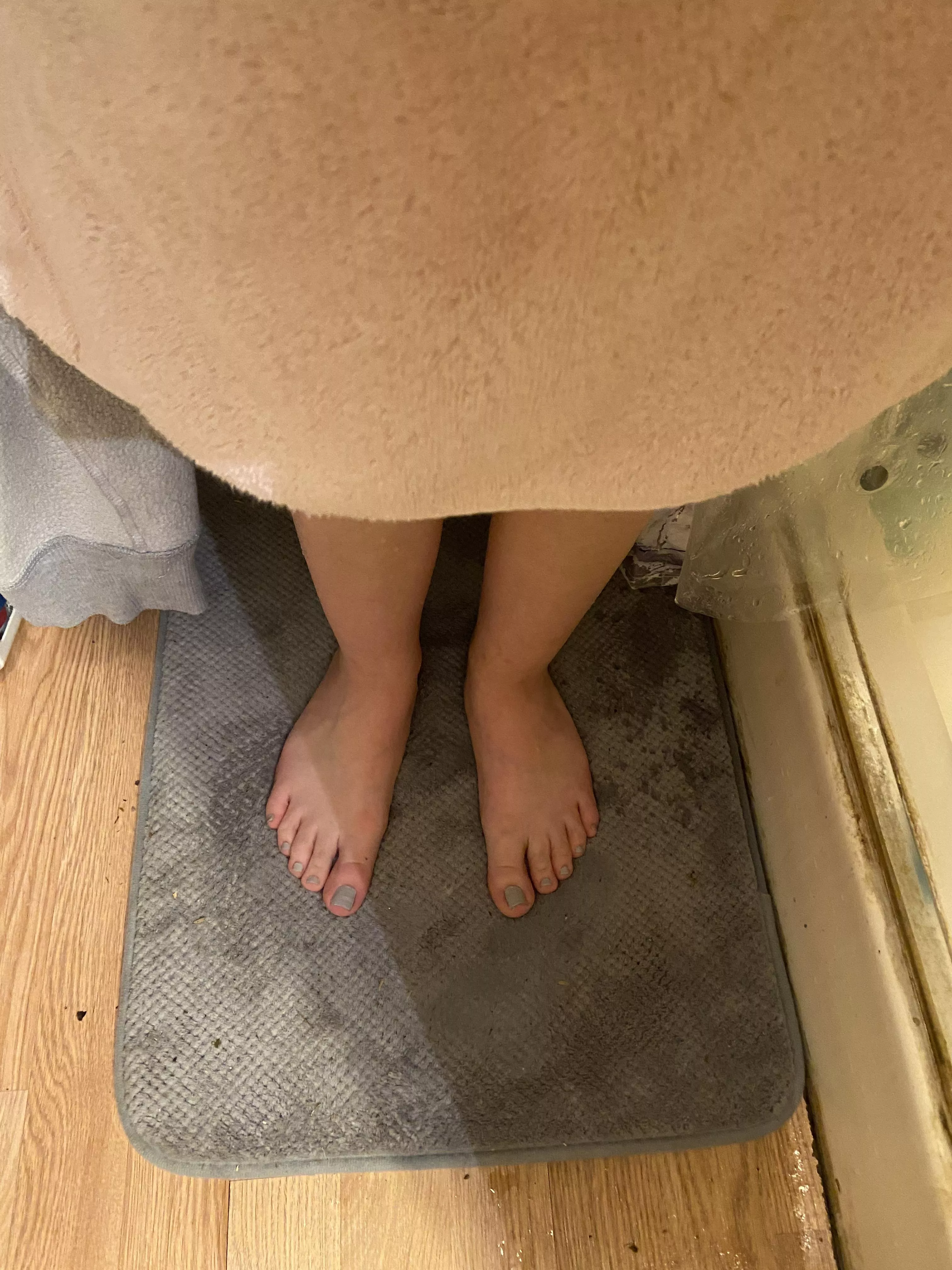 feet and legs fresh out of the shower, who wants to dry me off?