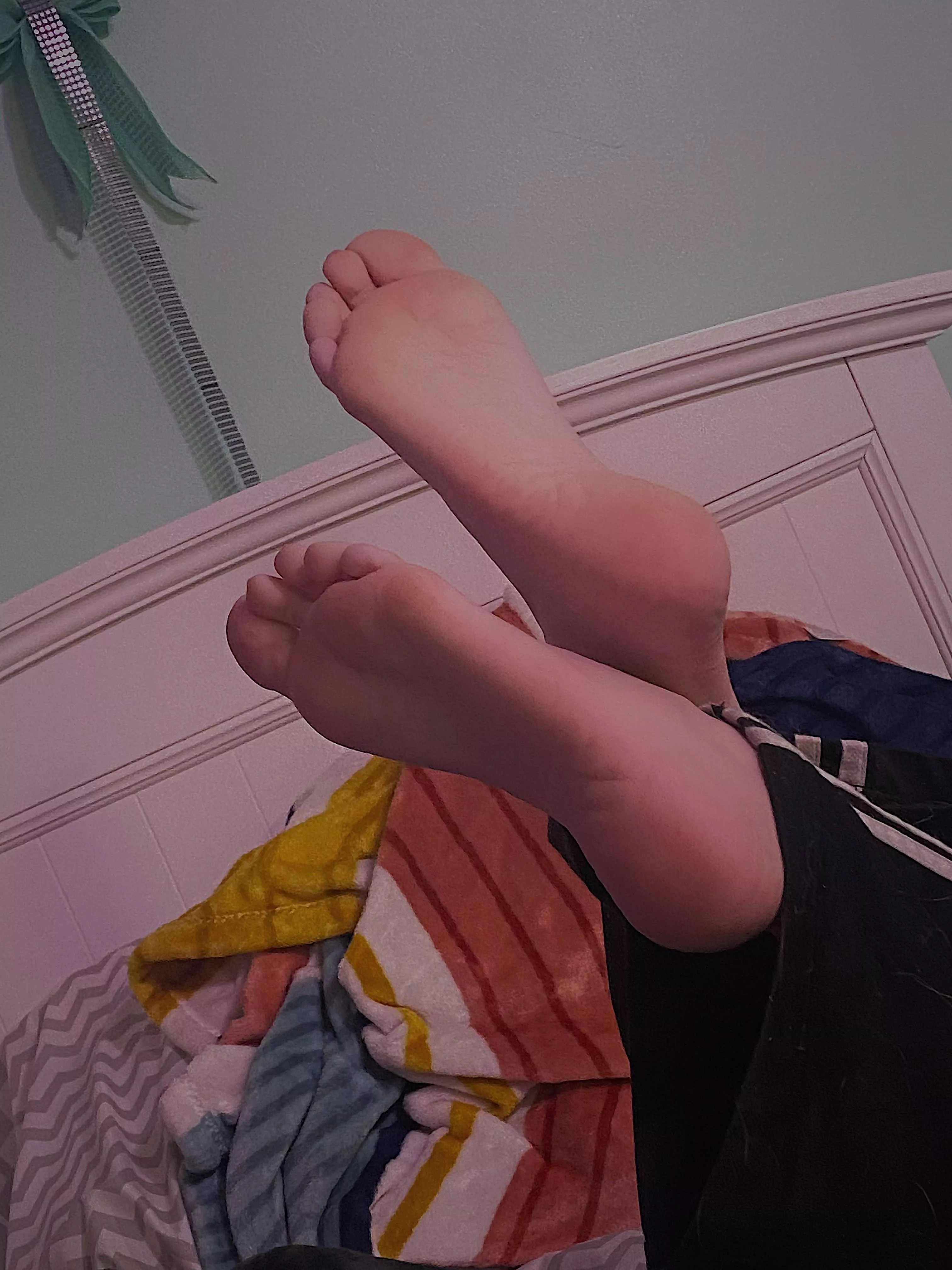 feet pics are good for the sole