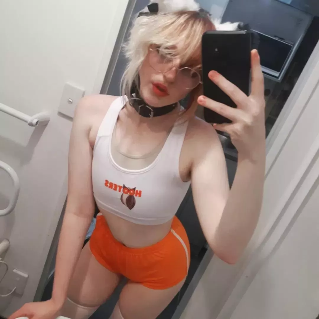 femboy hooters for yall