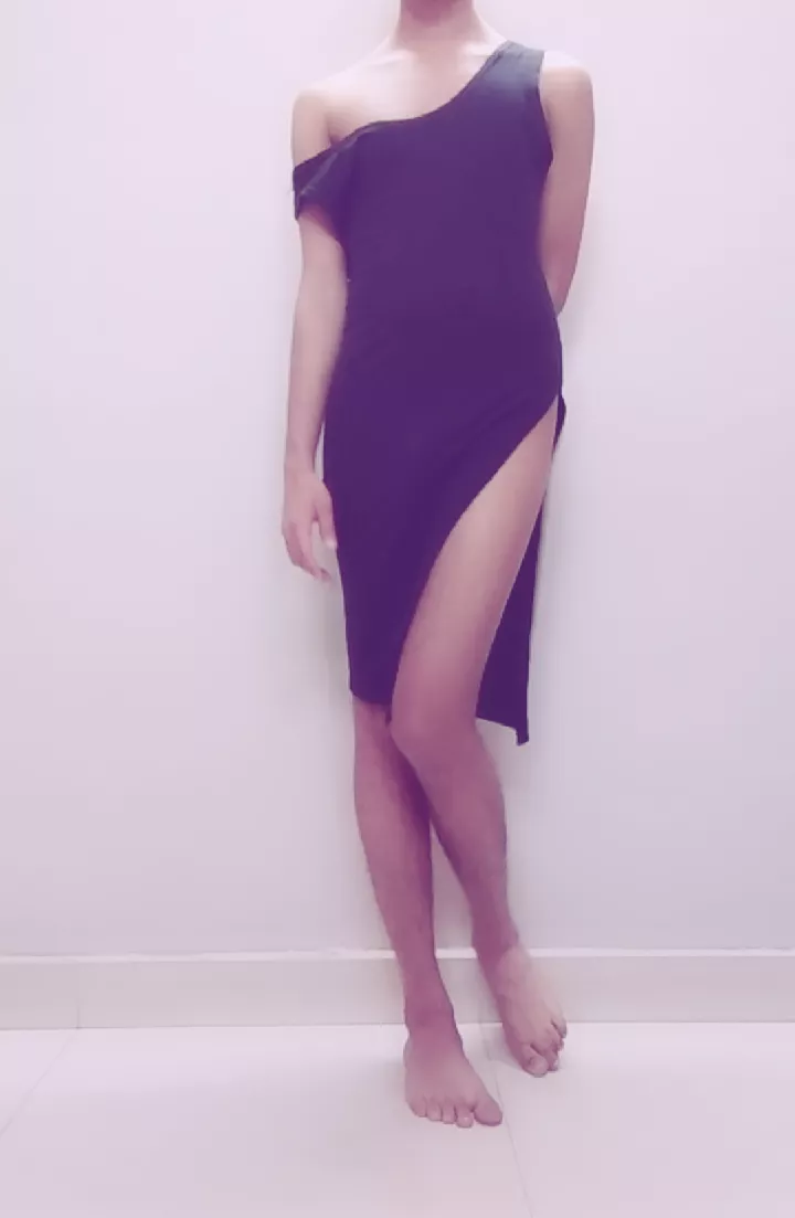 femboy in da black dress. do u like?