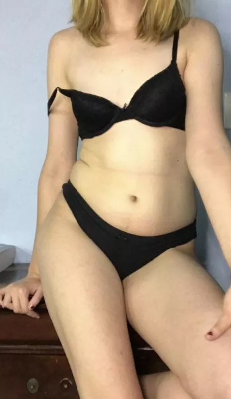 [f]I look good in black 🖤