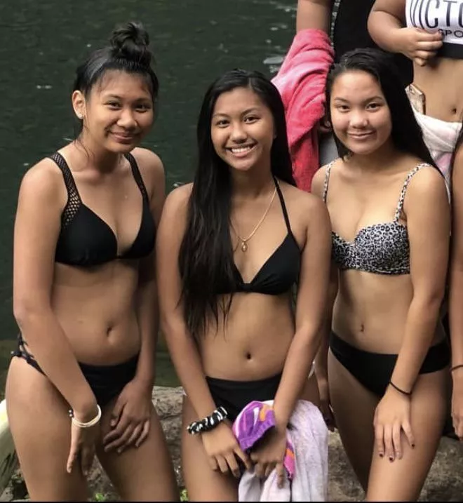 Filipina bikini babes