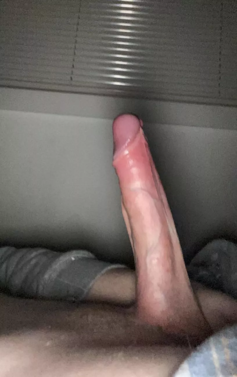 finally turned 18 can post my cock