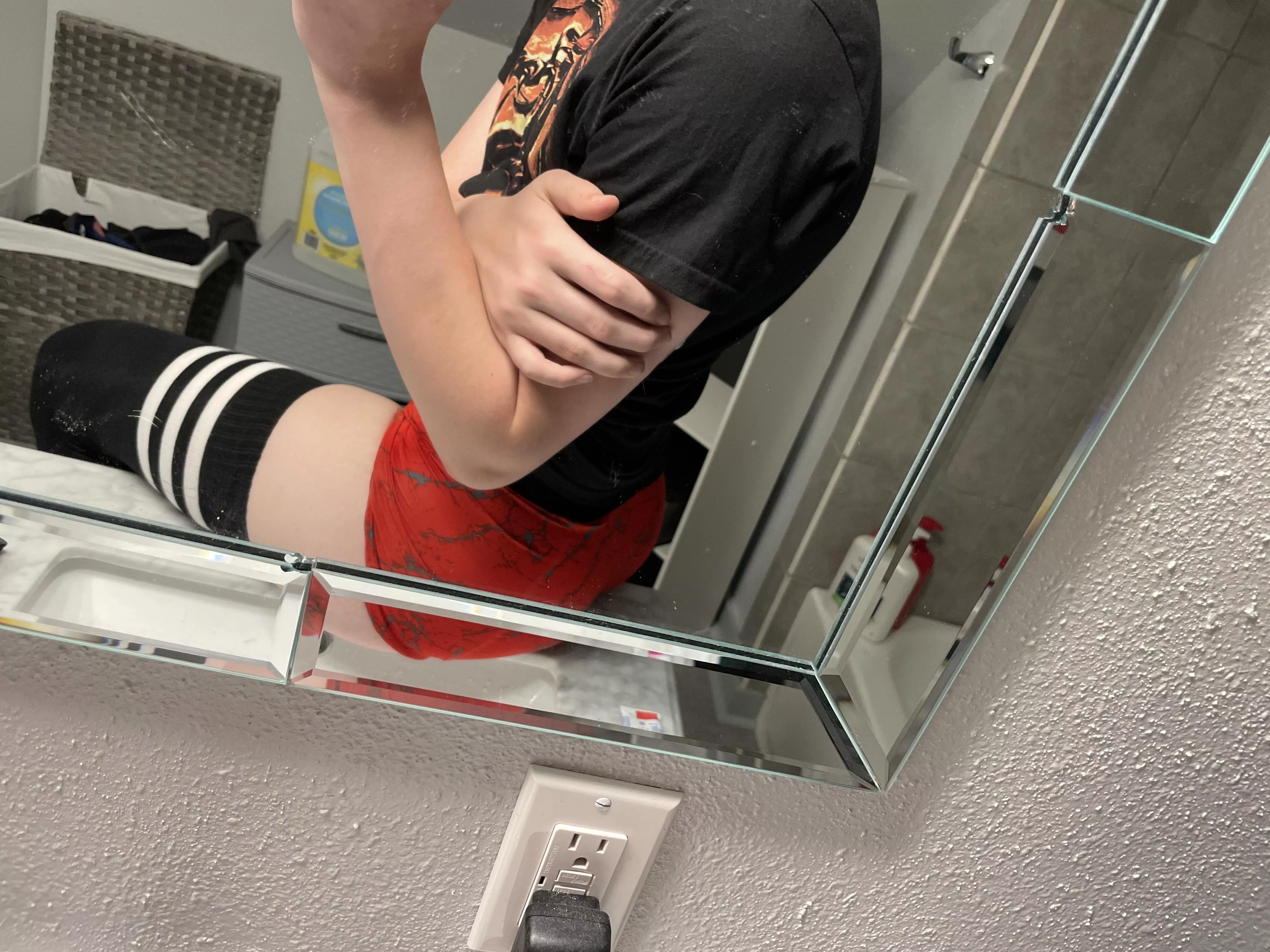 First post and kinda nervous how do my thigh high socks look?ðŸ¥º