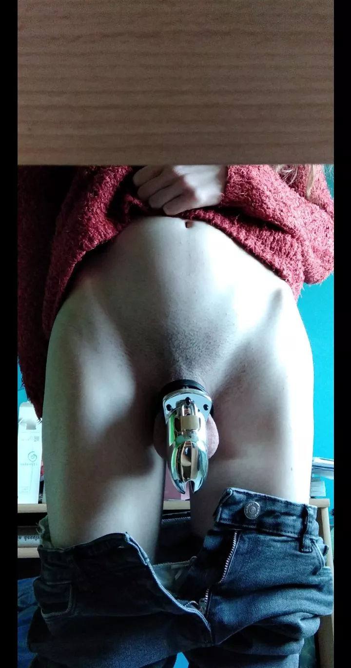 first time in chastity, it's a surprise for my mommy :3