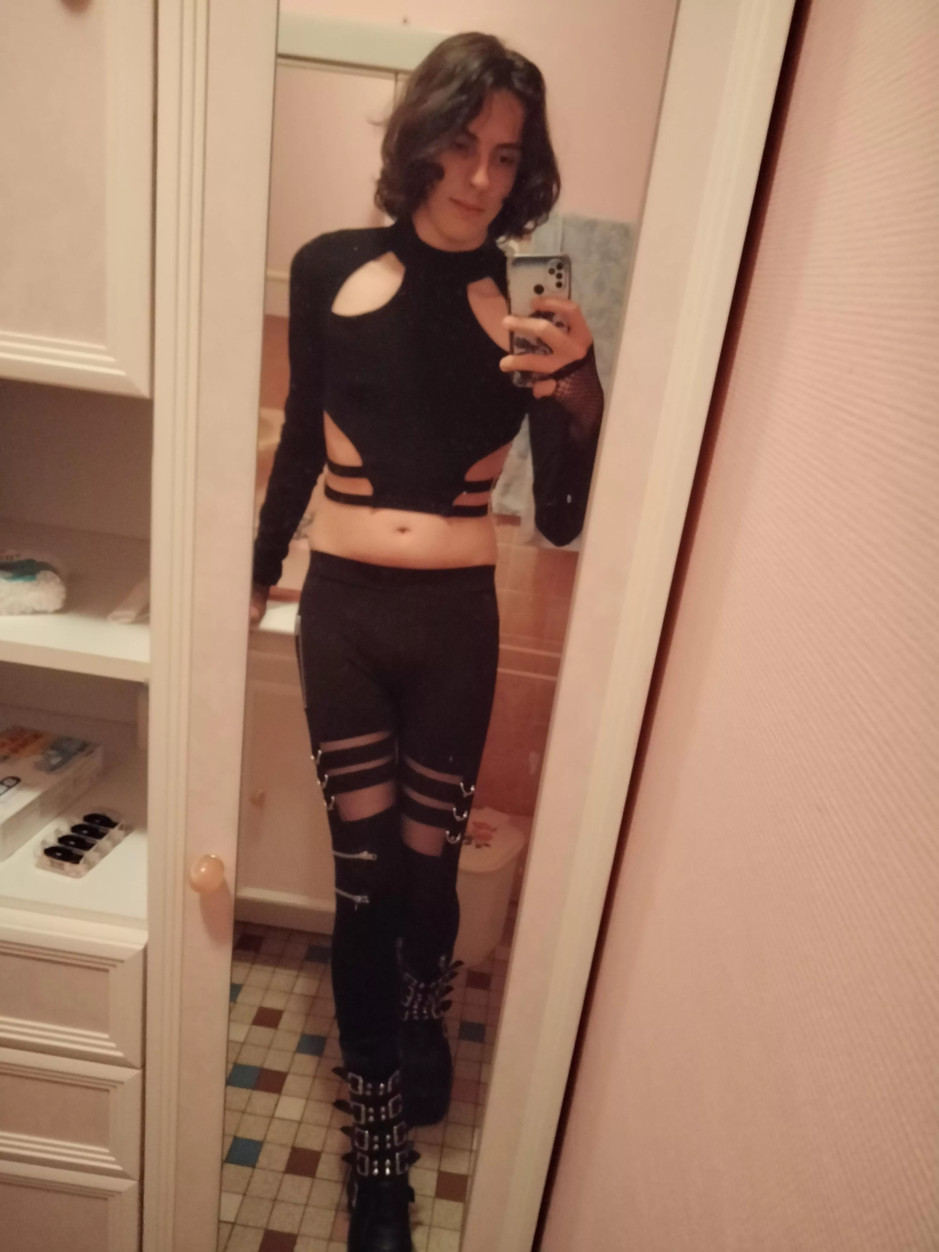 First time trying fem without skirt/dress, how does that look ?