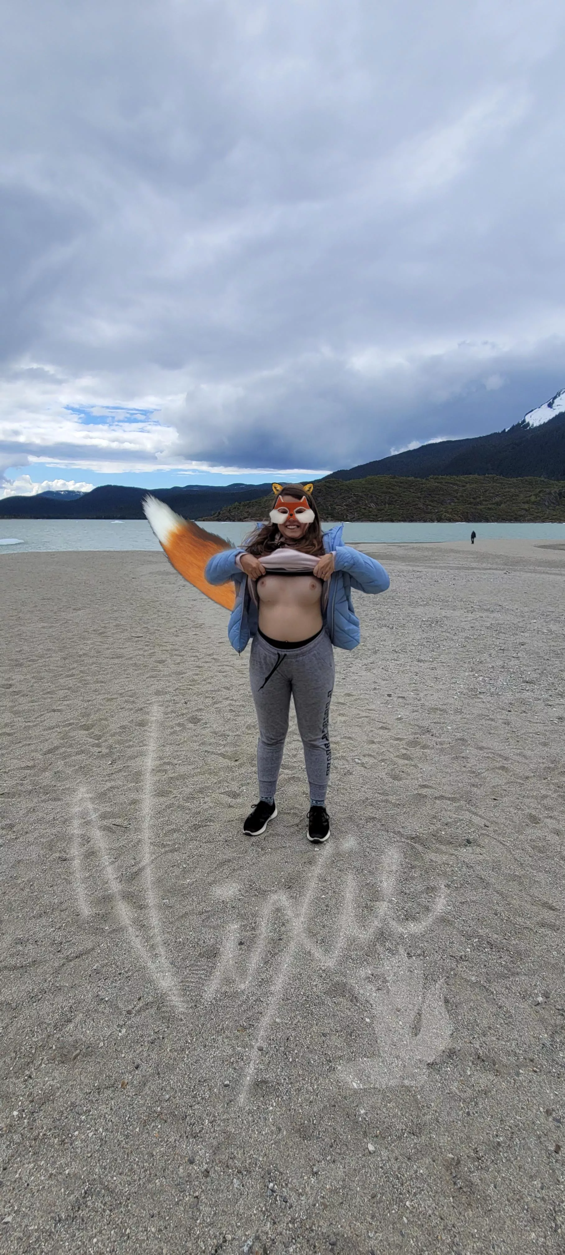 Flashing at the glacier in Juneau, AK ðŸ”ï¸ðŸ¦Š