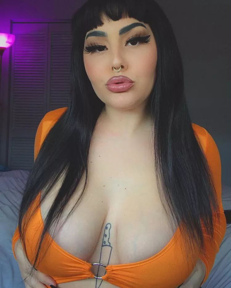 Follow my Instagram @sinful.mermaid ðŸ§¡