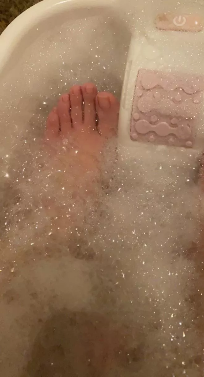 Foot bubble bath