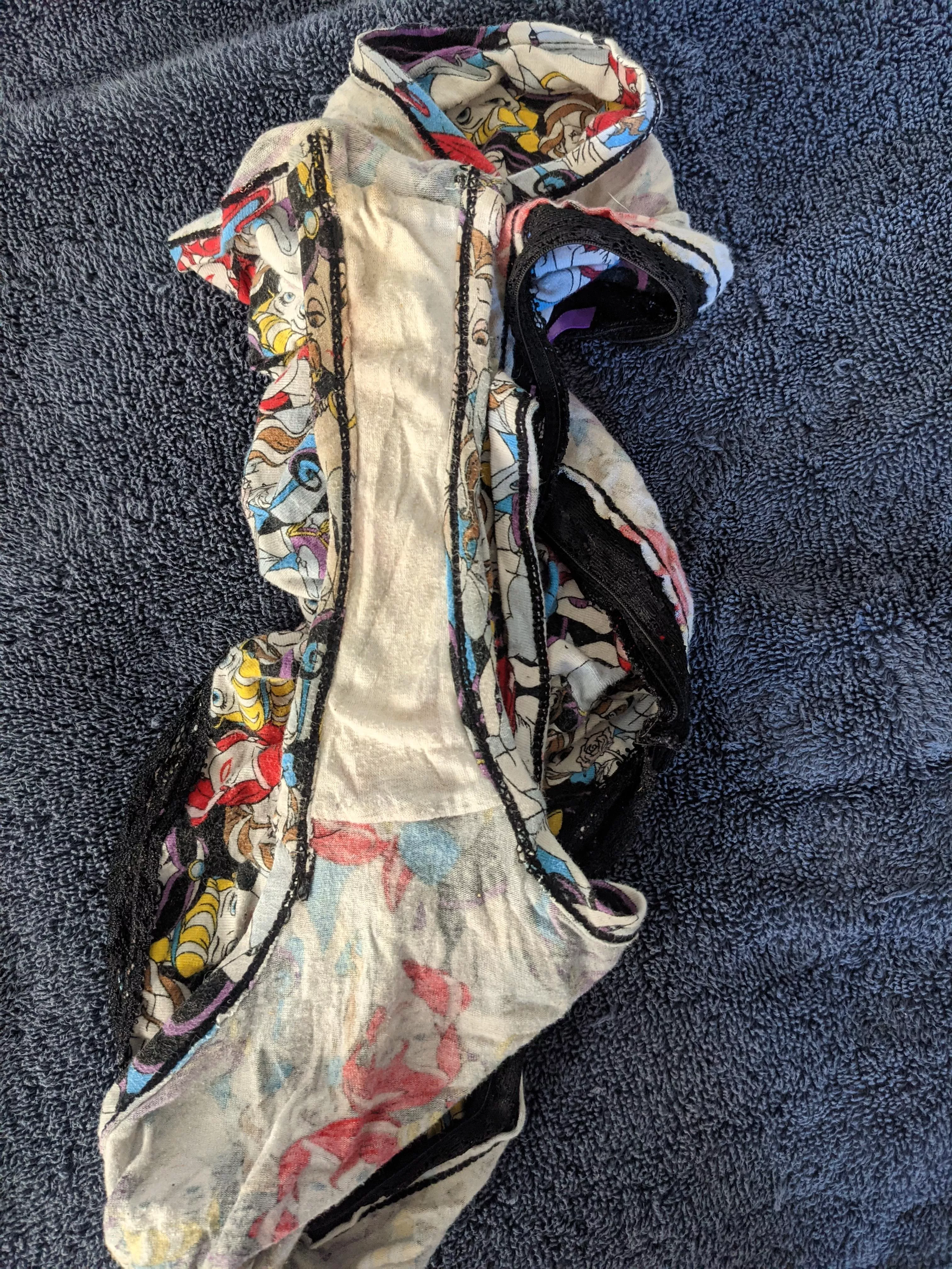 Found my gf's cousin's Disney Princess panties in a pile of her clothes on the floor of her room. Her ass and pussy smell still strong on them.