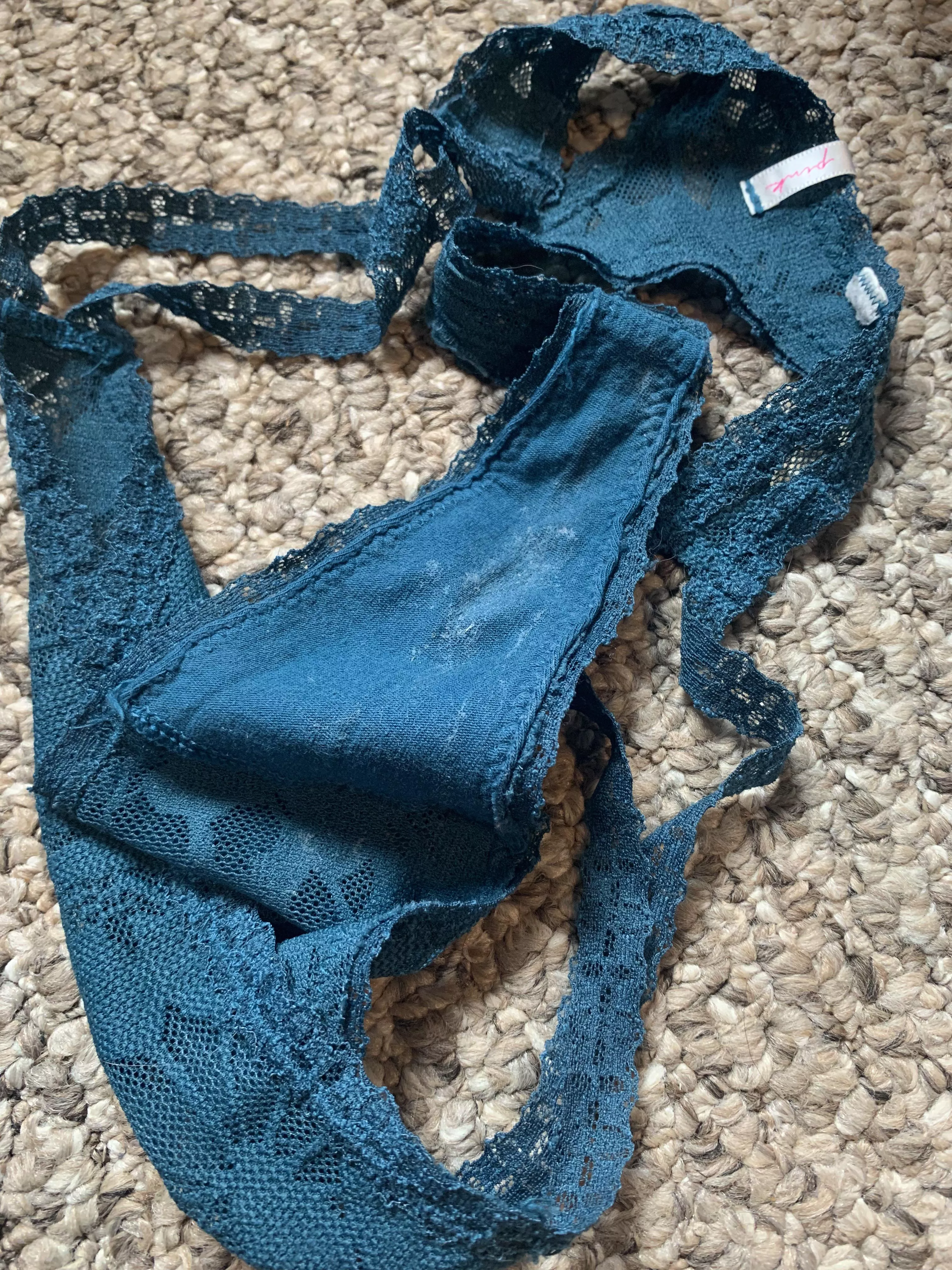 Found my gfs panties after eating her out lasting night (pms opened)