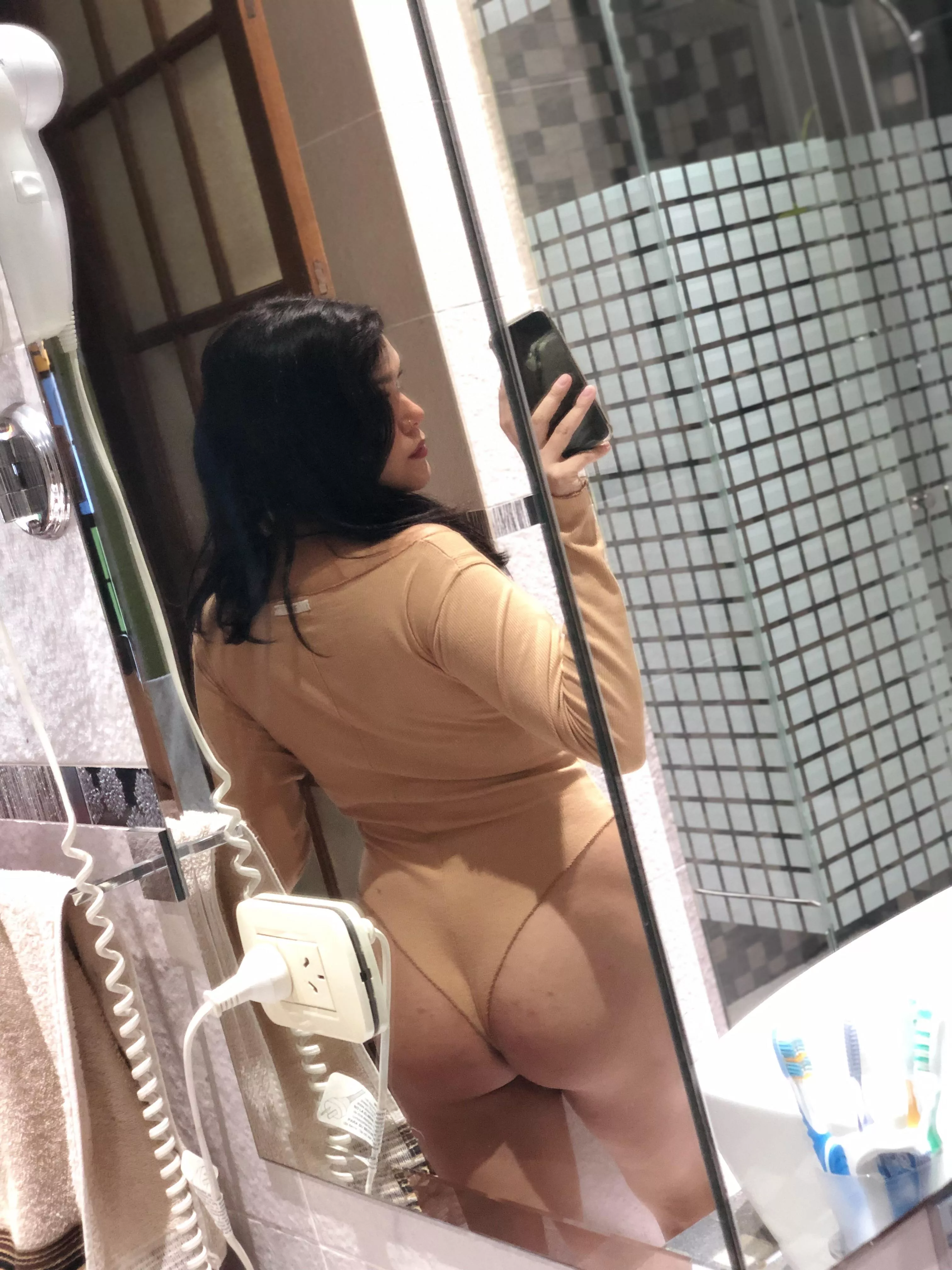 💥FREE ACCOUNT💥. 18-year-old Latina, petite and pretty. Find me in chat 😈