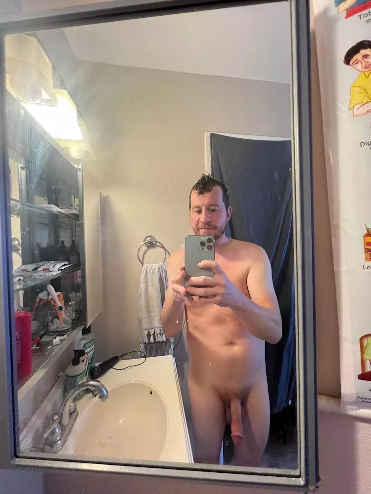 Fresh out of the shower and feeling so clean 🧼