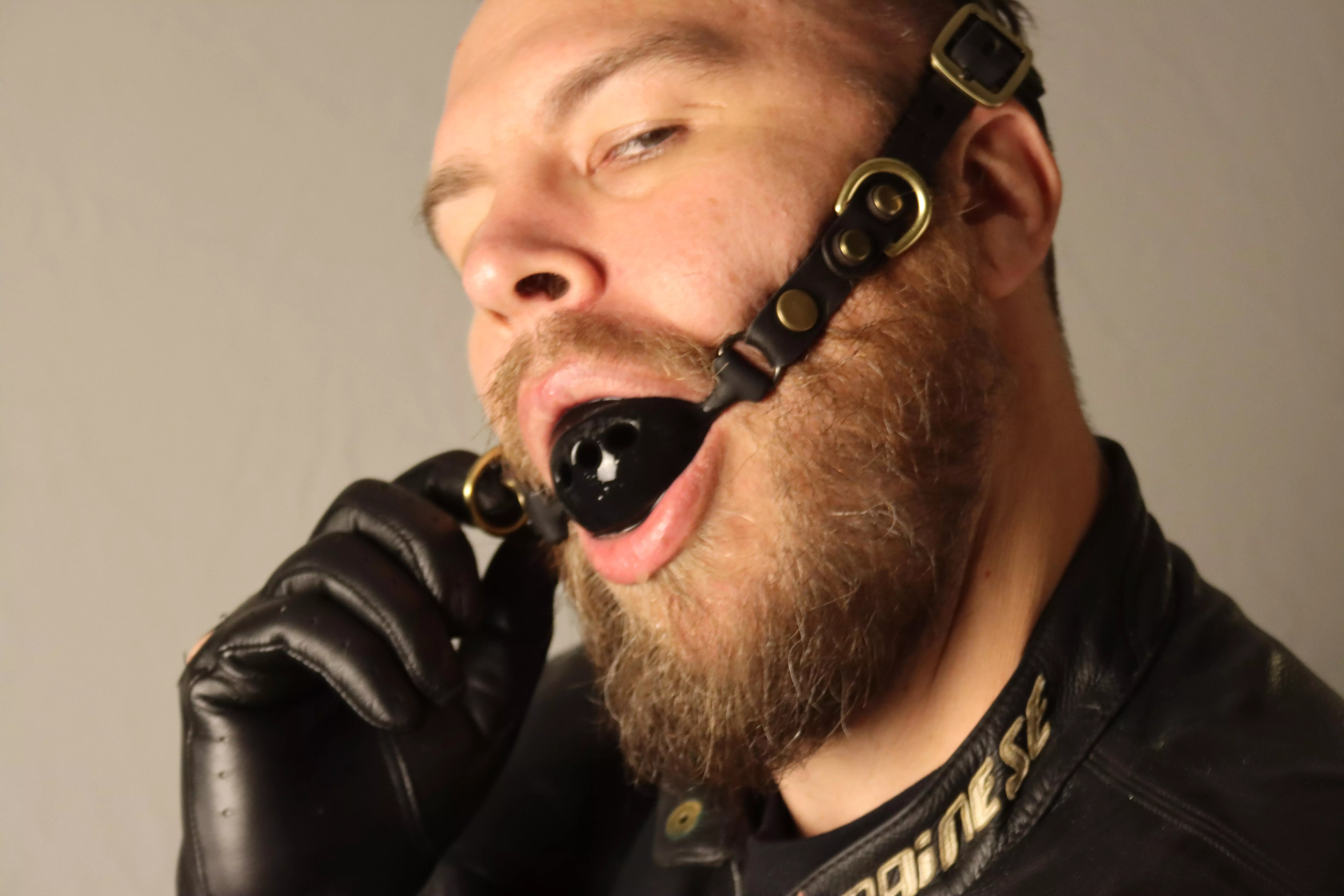 gagged leather lover ðŸ˜ˆ