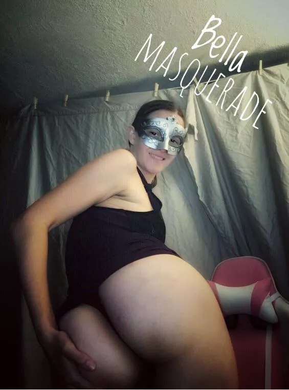 Getting online now come hang out https://chaturbate.com/in/?tour=7Bge&campaign=KwMKd&room=mrsxxxmasquerade