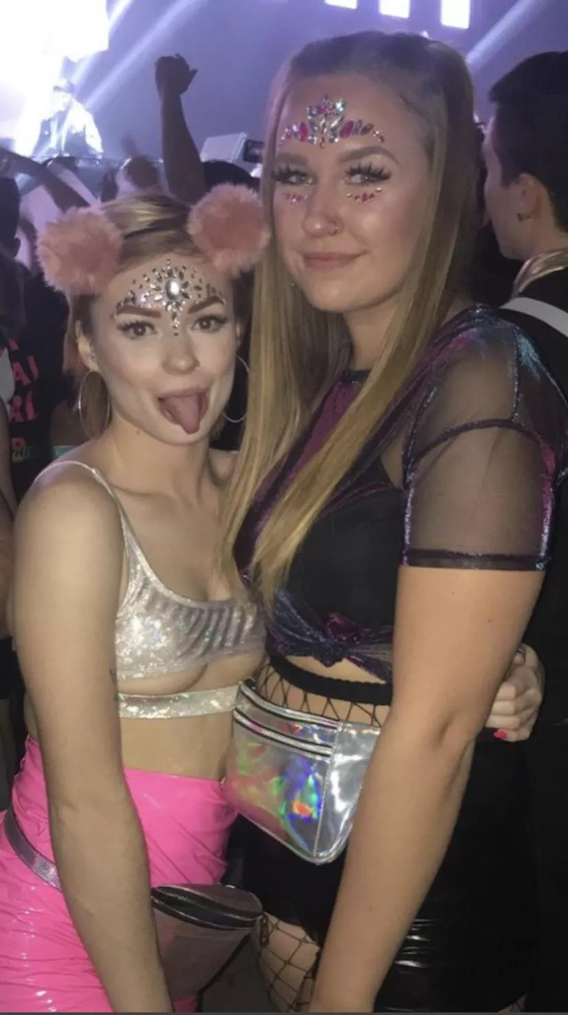 Girl in pink has some hot ass OF content.