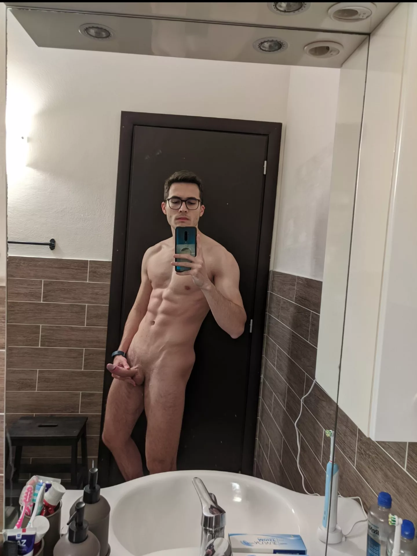 Give me three words! 24 [m]